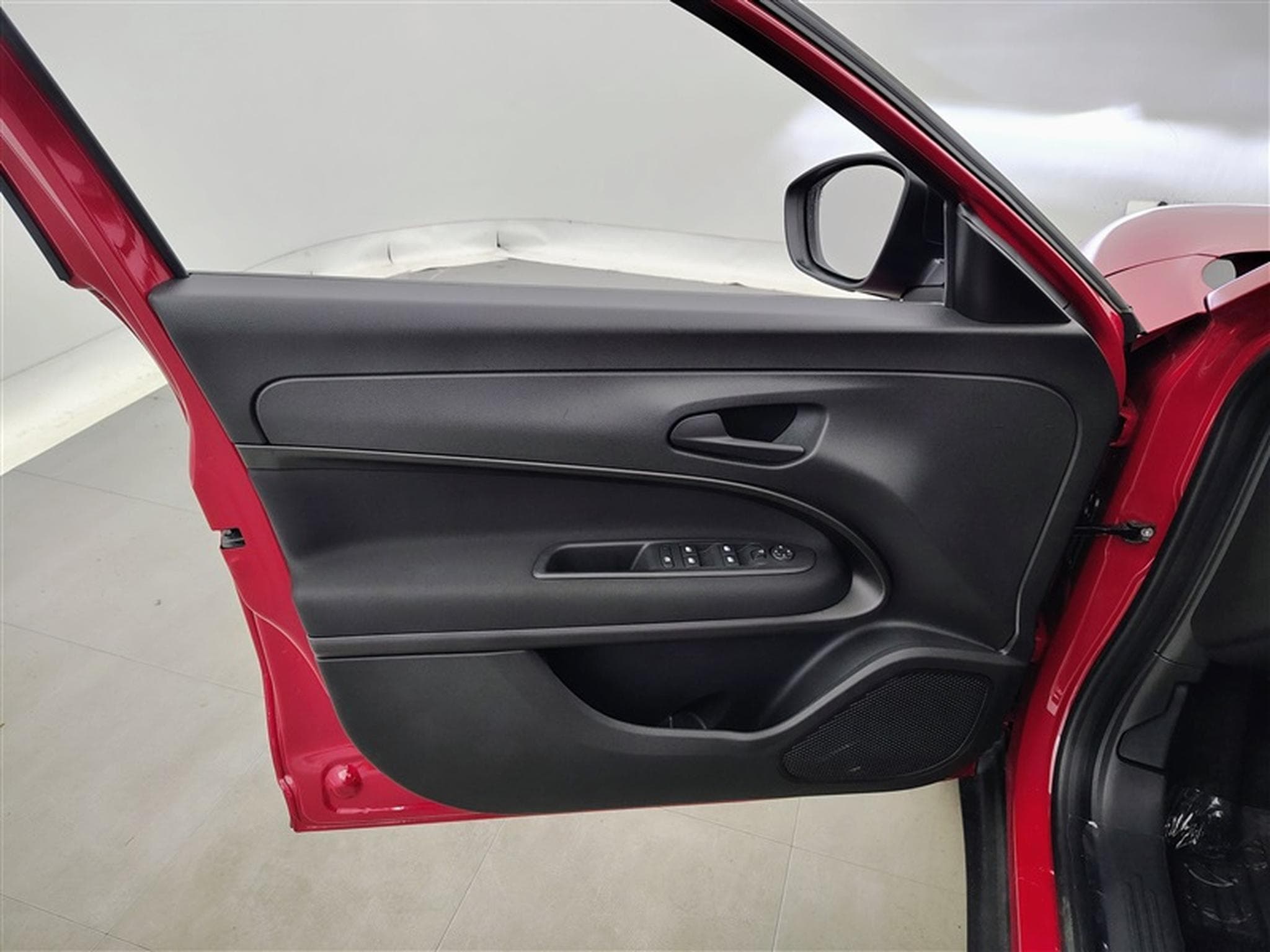 Fiat 600 1.2 Hybrid DCT Pop CARPLAY / FULL LED / KEYLESS / CAMERA (2024) - Photo 17