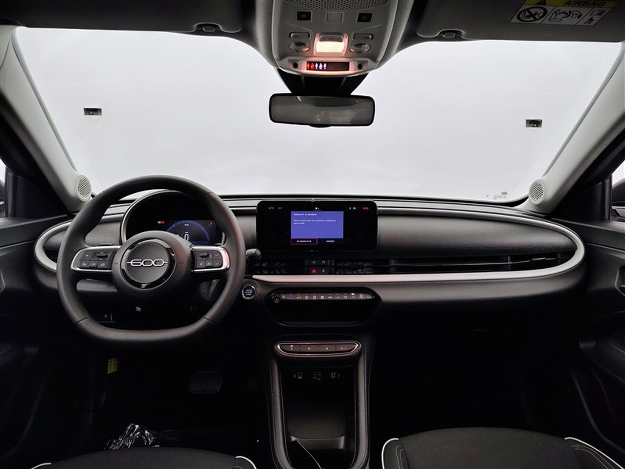 Fiat 600 1.2 Hybrid DCT Pop CARPLAY / FULL LED / KEYLESS / CAMERA (2024) - Photo 8