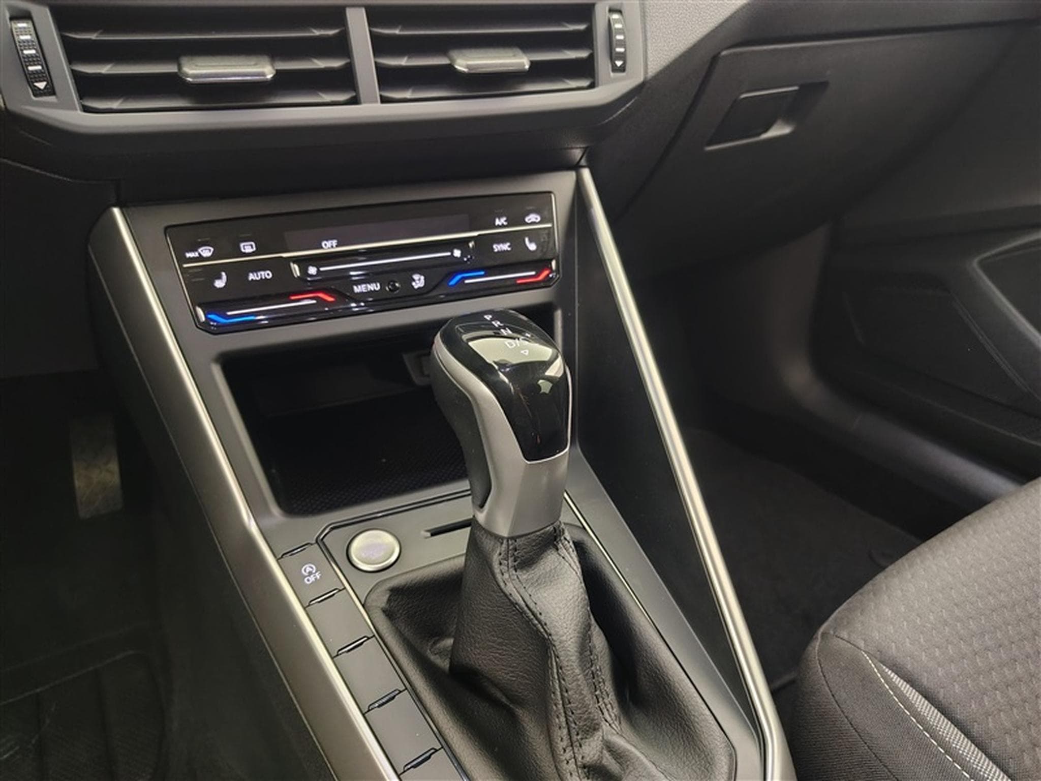 VW Taigo 1.0 TSI 115cv United AUTO/CARPLAY/ FULL LED/ CAMERA** (2024) - Photo 12