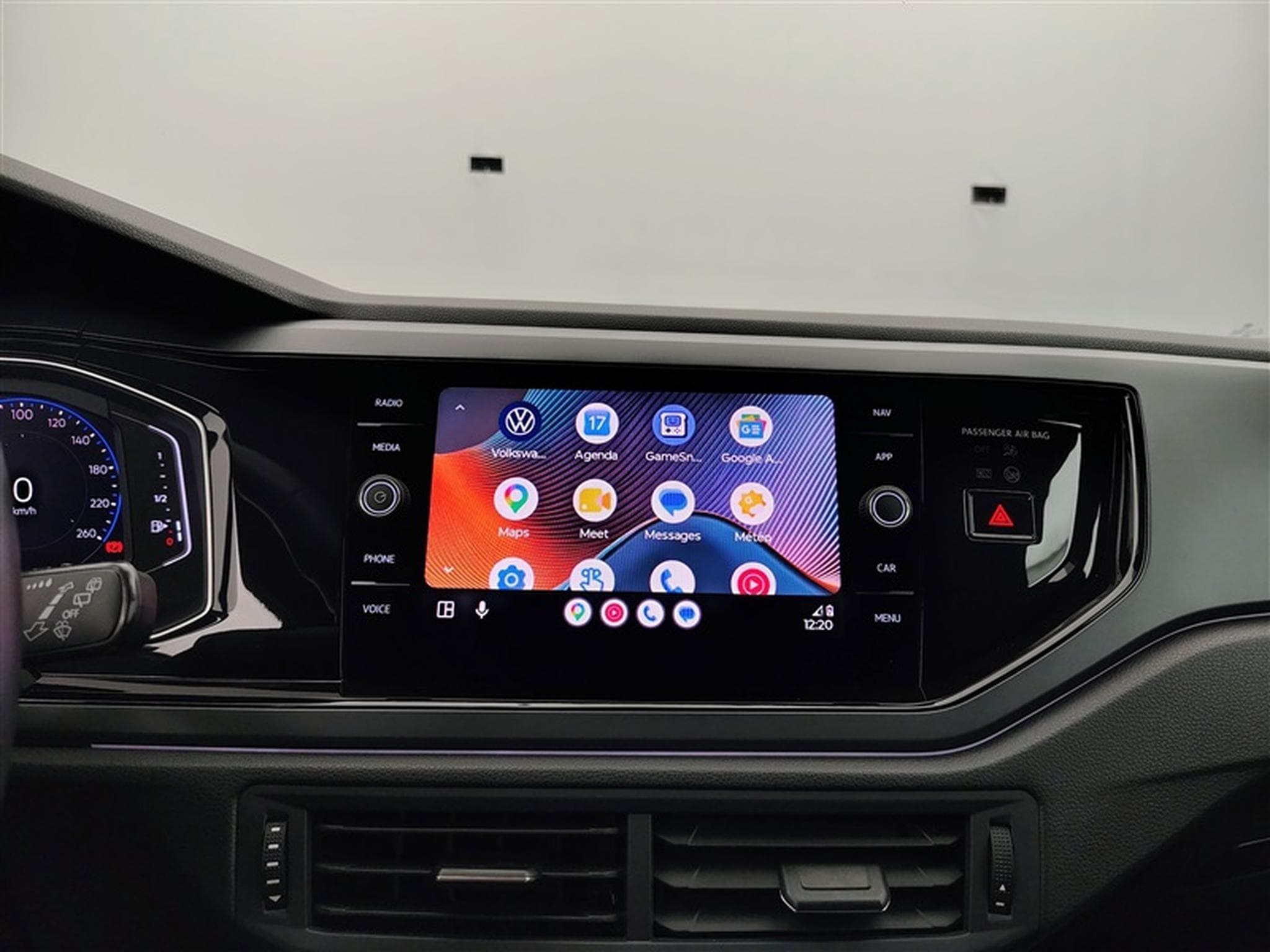 VW Taigo 1.0 TSI 115cv DSG R-Line CARPLAY / FULL LED / CAMERA / JA 18 (2025) - Foto 20