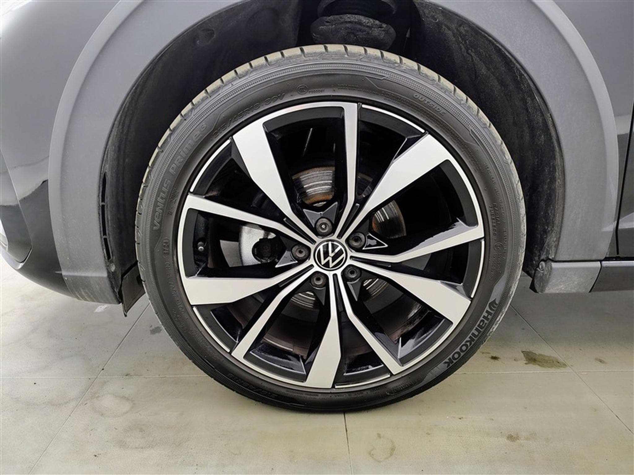 VW Taigo 1.0 TSI 115cv DSG R-Line CARPLAY / FULL LED / CAMERA / JA 18 (2025) - Foto 6