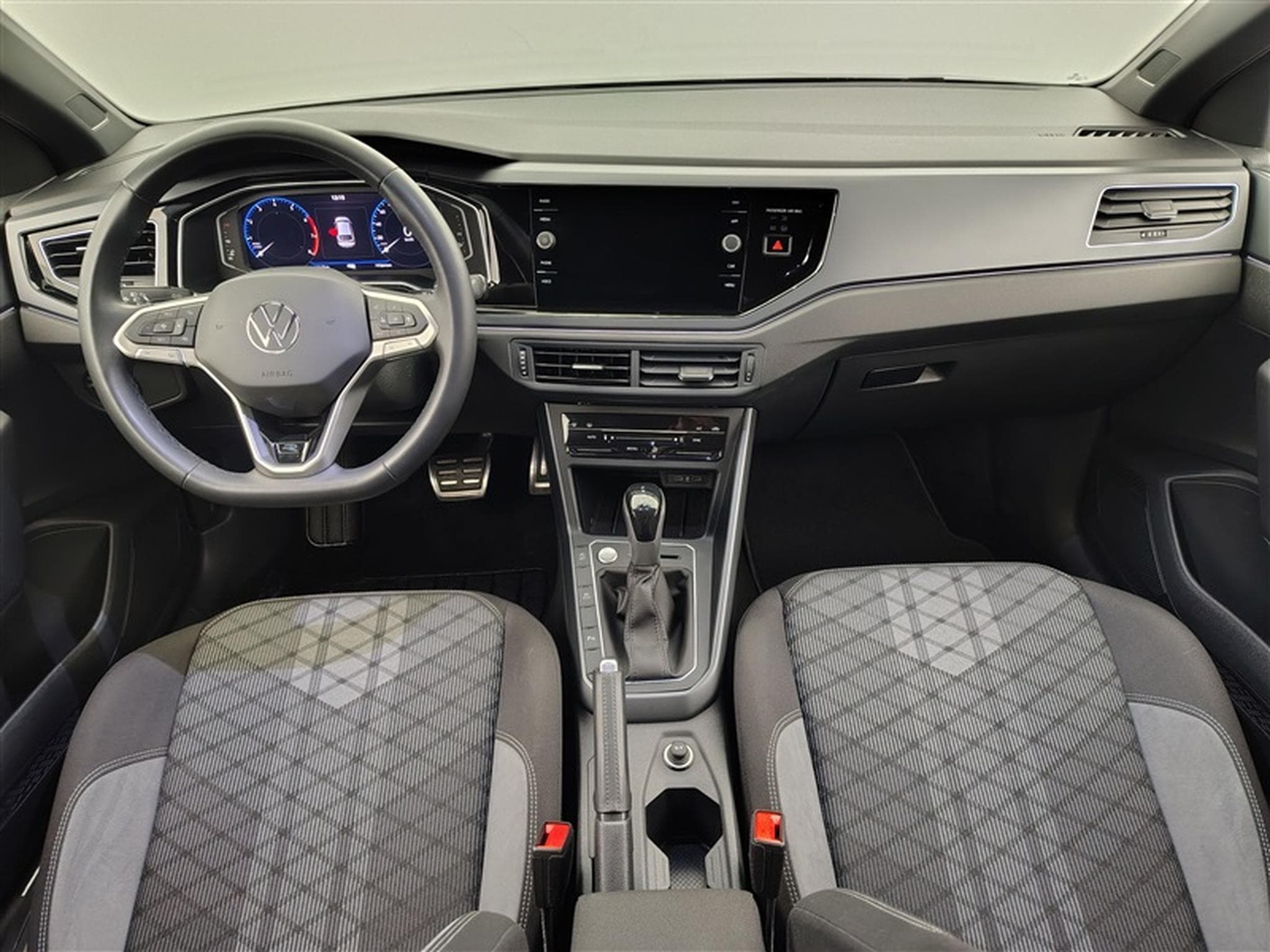 VW Taigo 1.0 TSI 115cv DSG R-Line CARPLAY / FULL LED / CAMERA / JA 18 (2025) - Foto 8