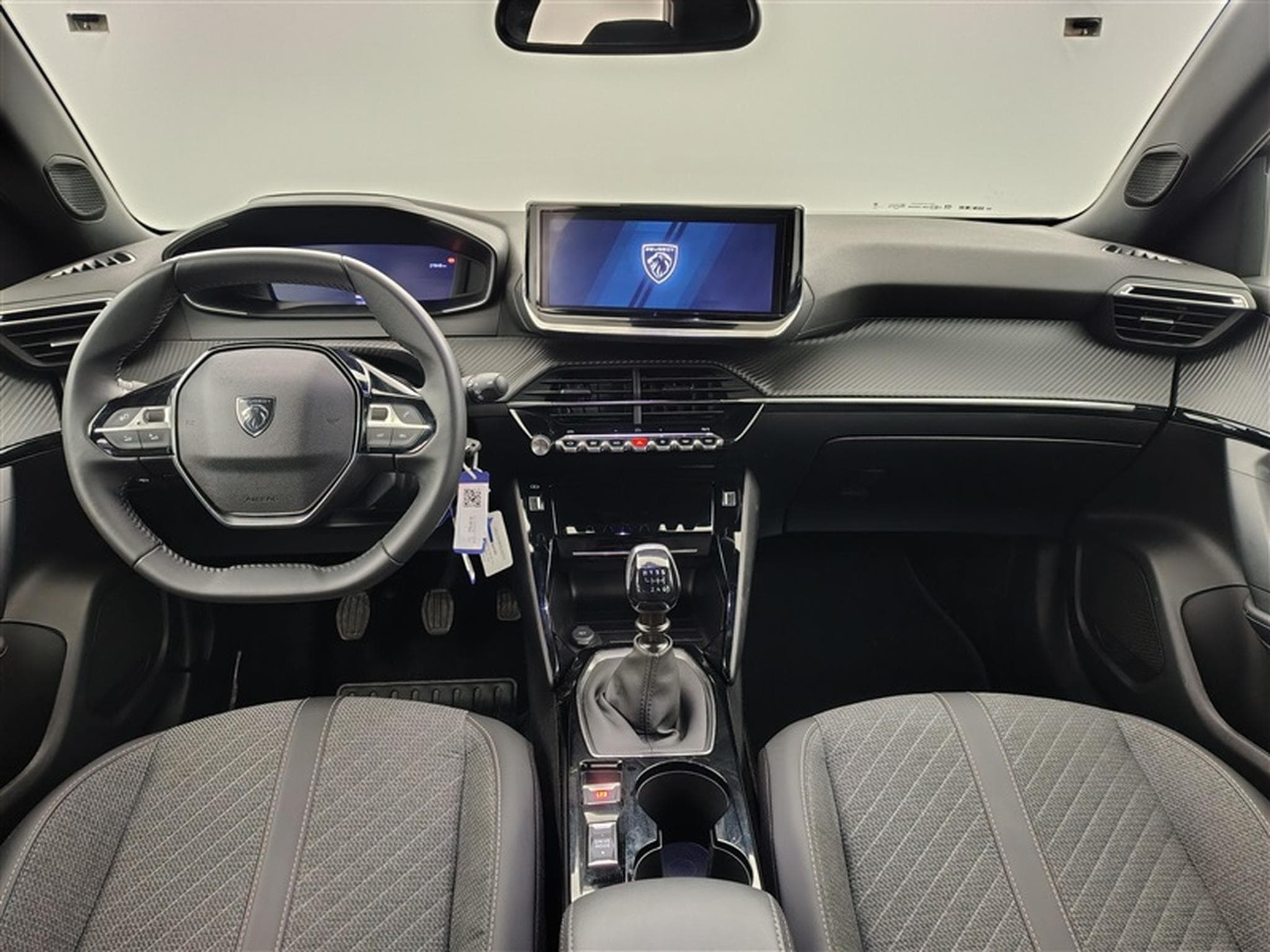 Peugeot 2008 1.2 PureTech Allure CARPLAY / FULL LED / PDC (2025) - Photo 8