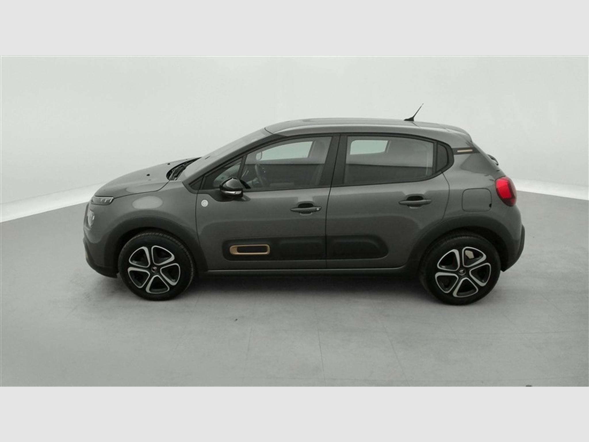 Citroen C3 1.2i PureTech Shine Navi / Led / PDC (2023) - Photo 3