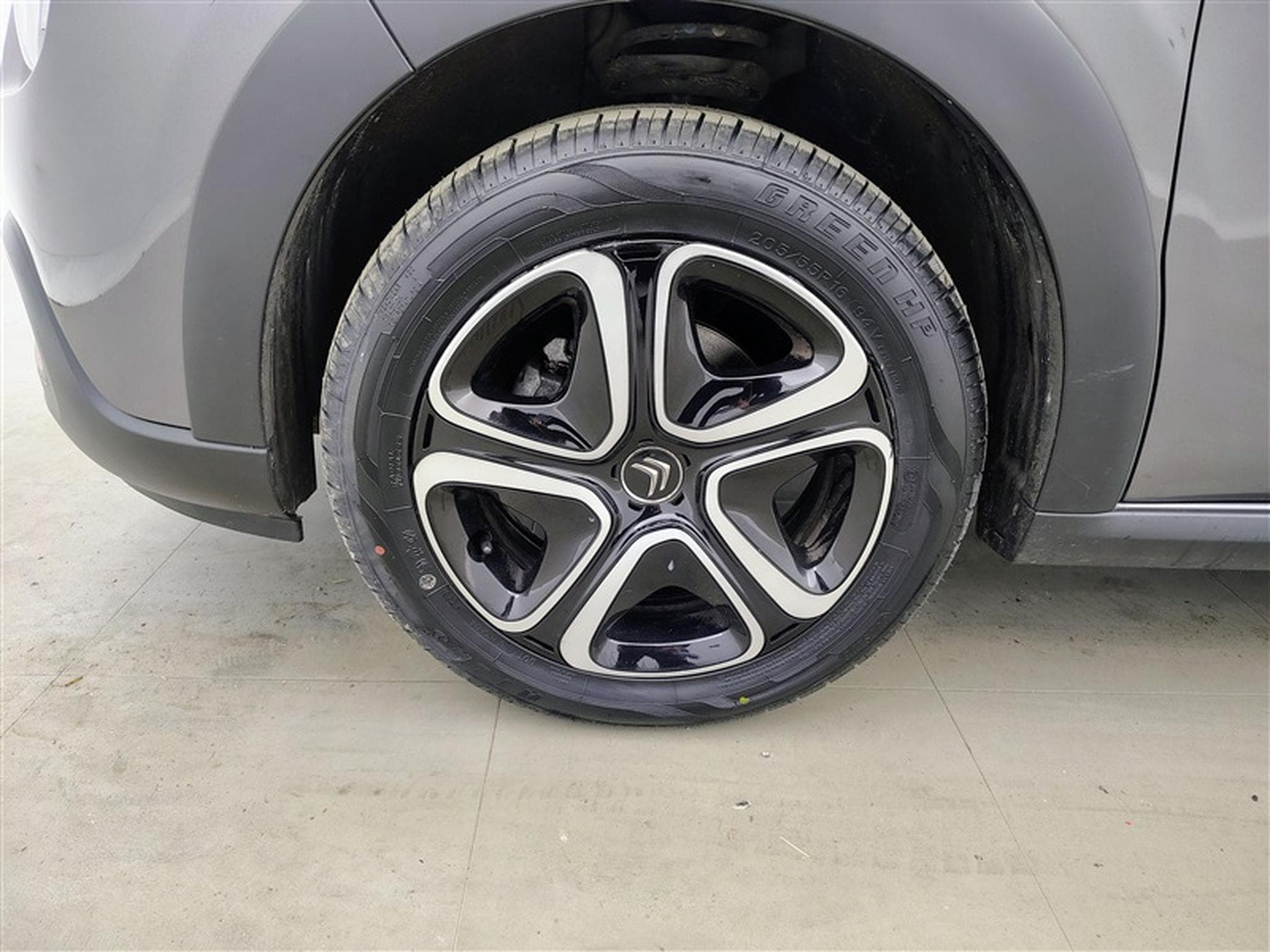 Citroen C3 1.2i PureTech Shine Navi / Led / PDC (2023) - Photo 6