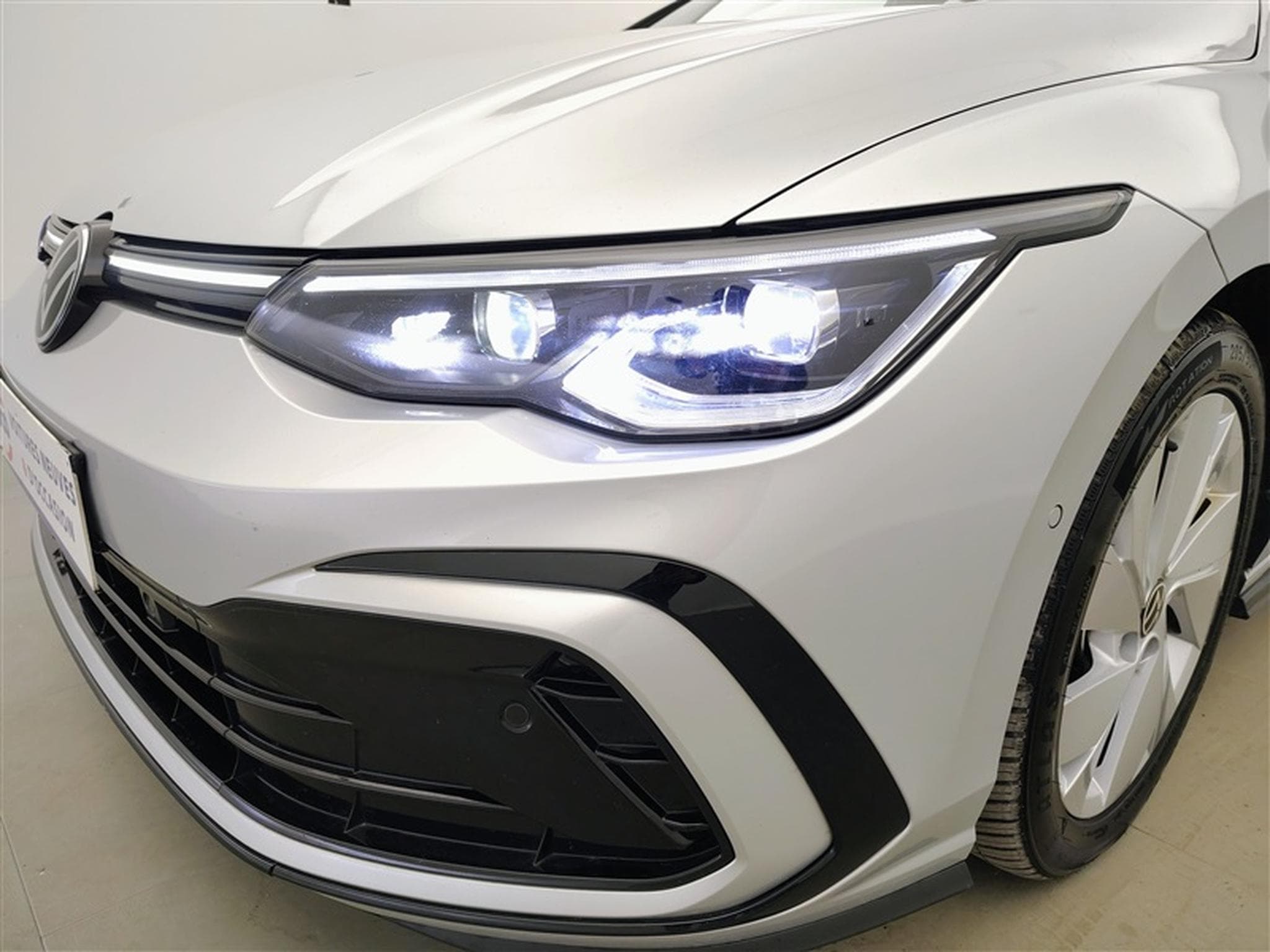 VW Golf 1.5 eTSI 150cv DSG R-Line NAVI / FULL LED / TOIT PANO / CAM (2024) - Photo 15