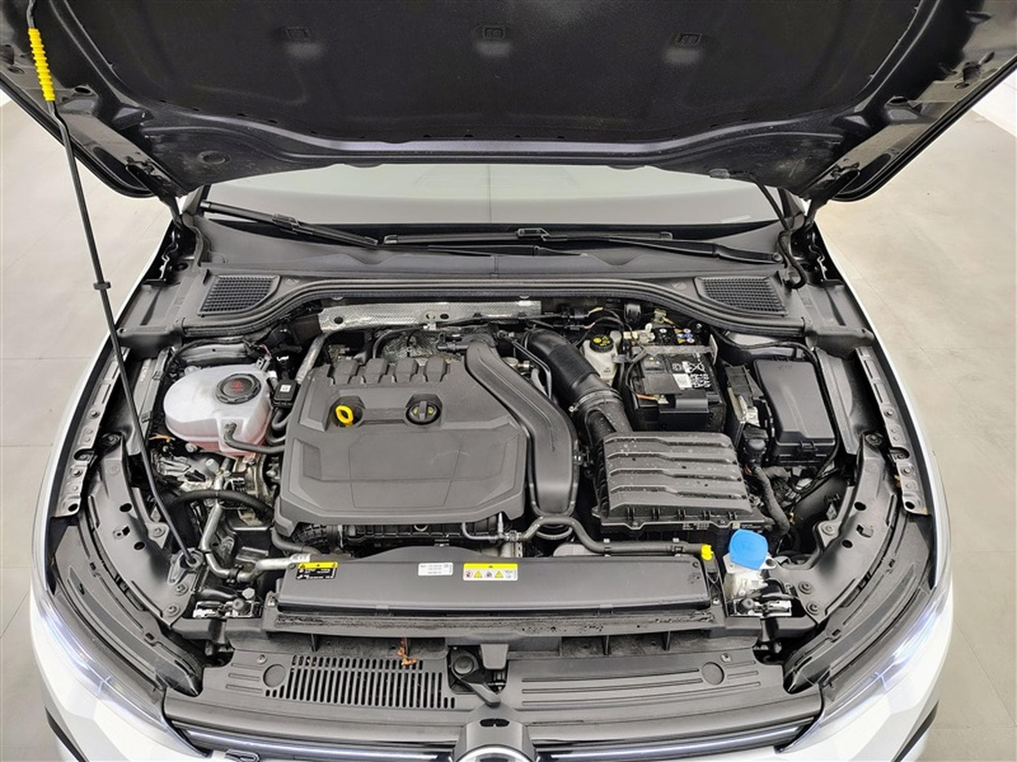 VW Golf 1.5 eTSI 150cv DSG R-Line NAVI / FULL LED / TOIT PANO / CAM (2024) - Photo 20