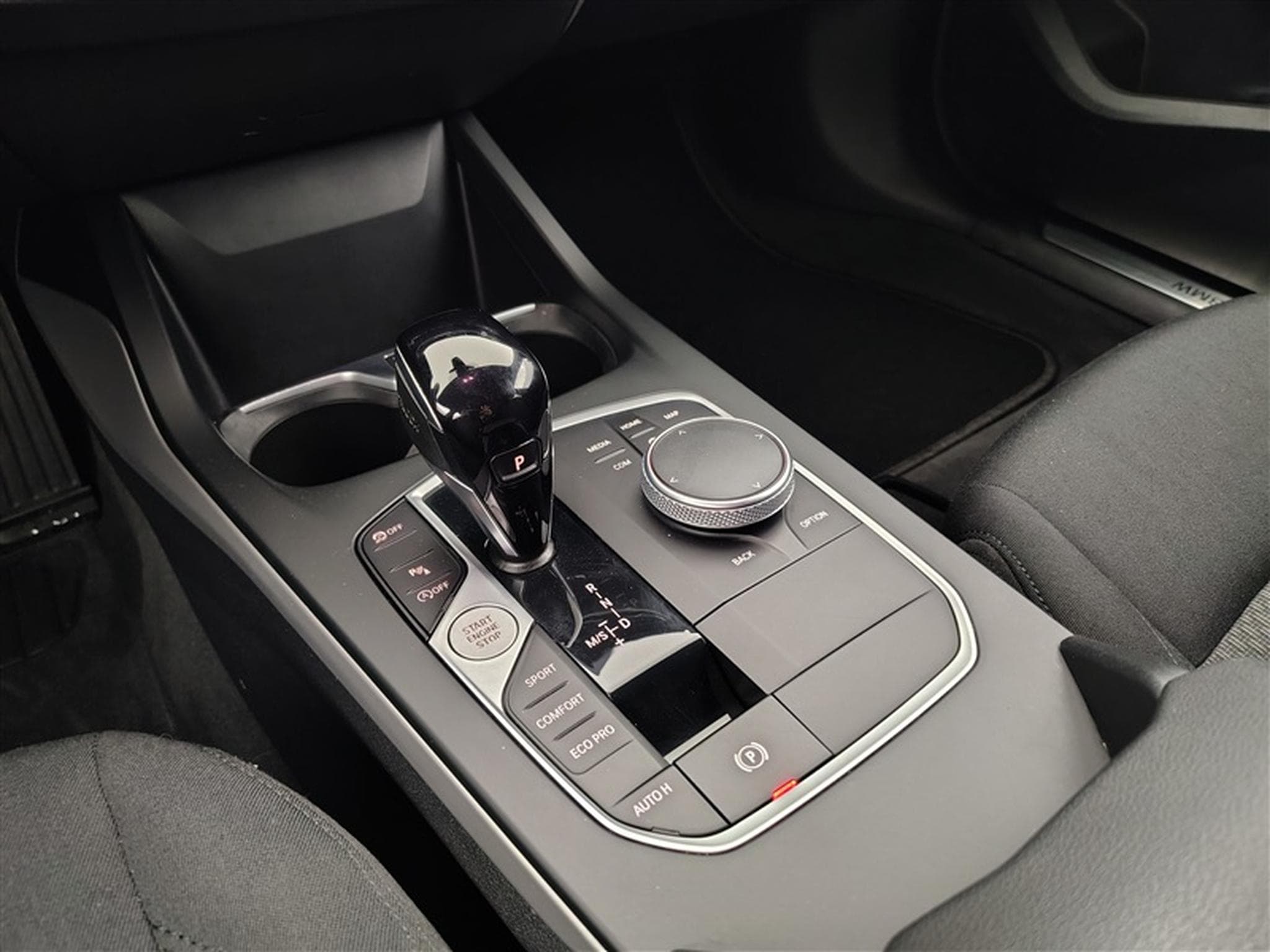 BMW 116 116dA Business NAVI/FULL LED/JA16/PDC AV AR (2023) - Photo 12