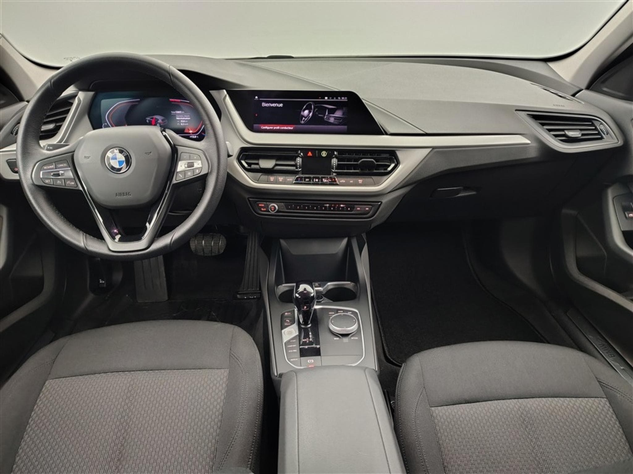 BMW 116 116dA Business NAVI/FULL LED/JA16/PDC AV AR (2023) - Photo 8
