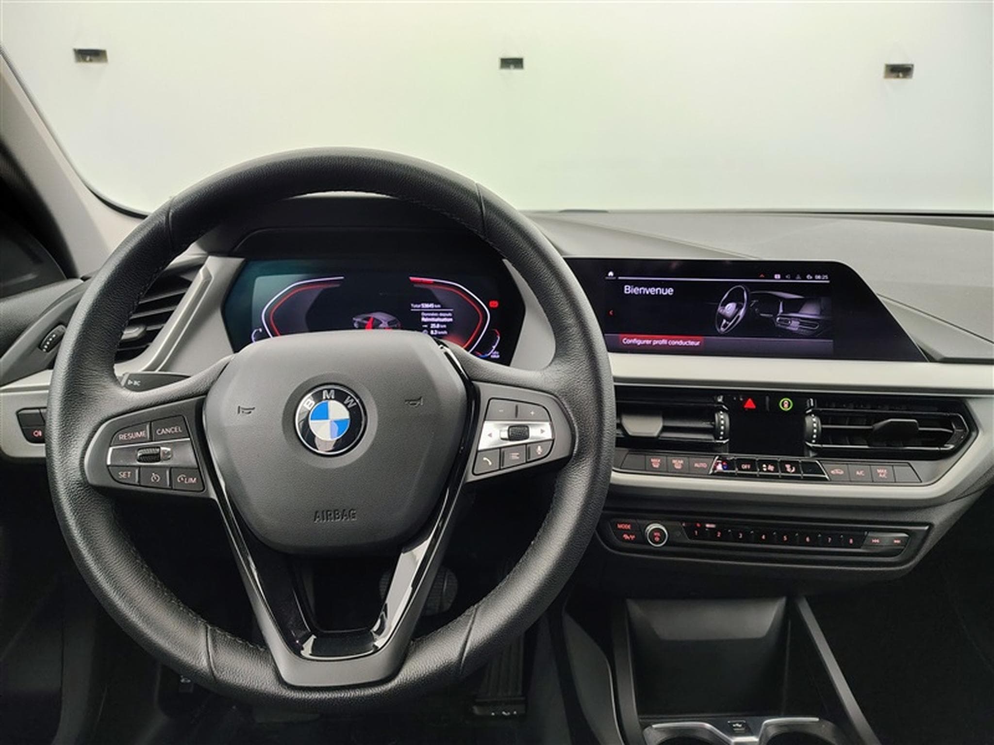 BMW 116 116dA Business NAVI/FULL LED/JA16/PDC AV AR (2023) - Photo 9