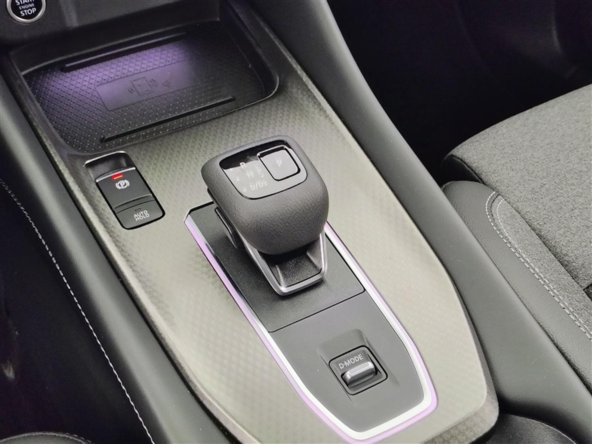 Nissan Qashqai 1.3 DIG-T MHEV X-Tronic N-Connecta CARPLAY / FULL LED / CAM (2025) - Photo 12