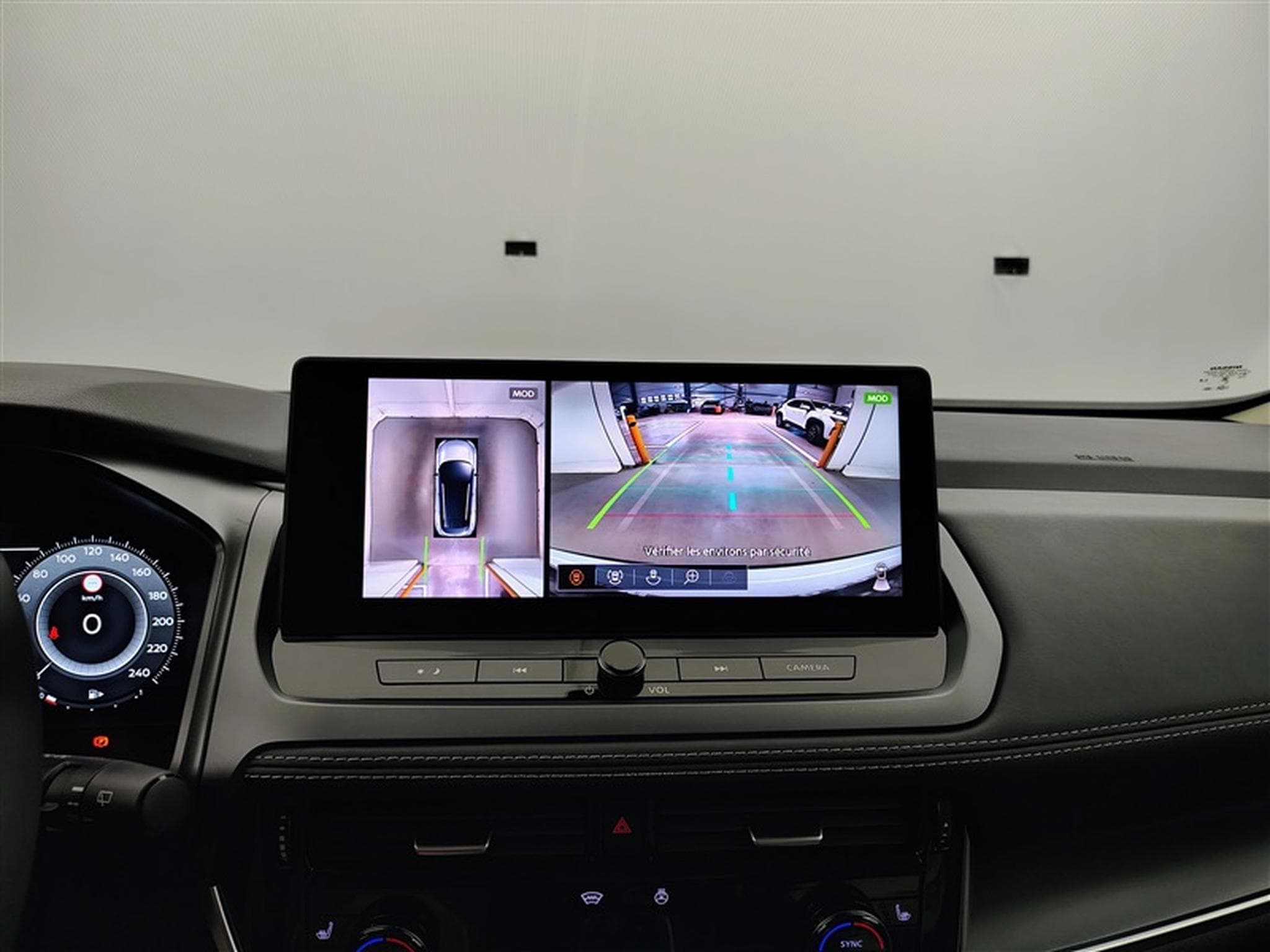 Nissan Qashqai 1.3 DIG-T MHEV X-Tronic N-Connecta CARPLAY / FULL LED / CAM (2025) - Photo 18