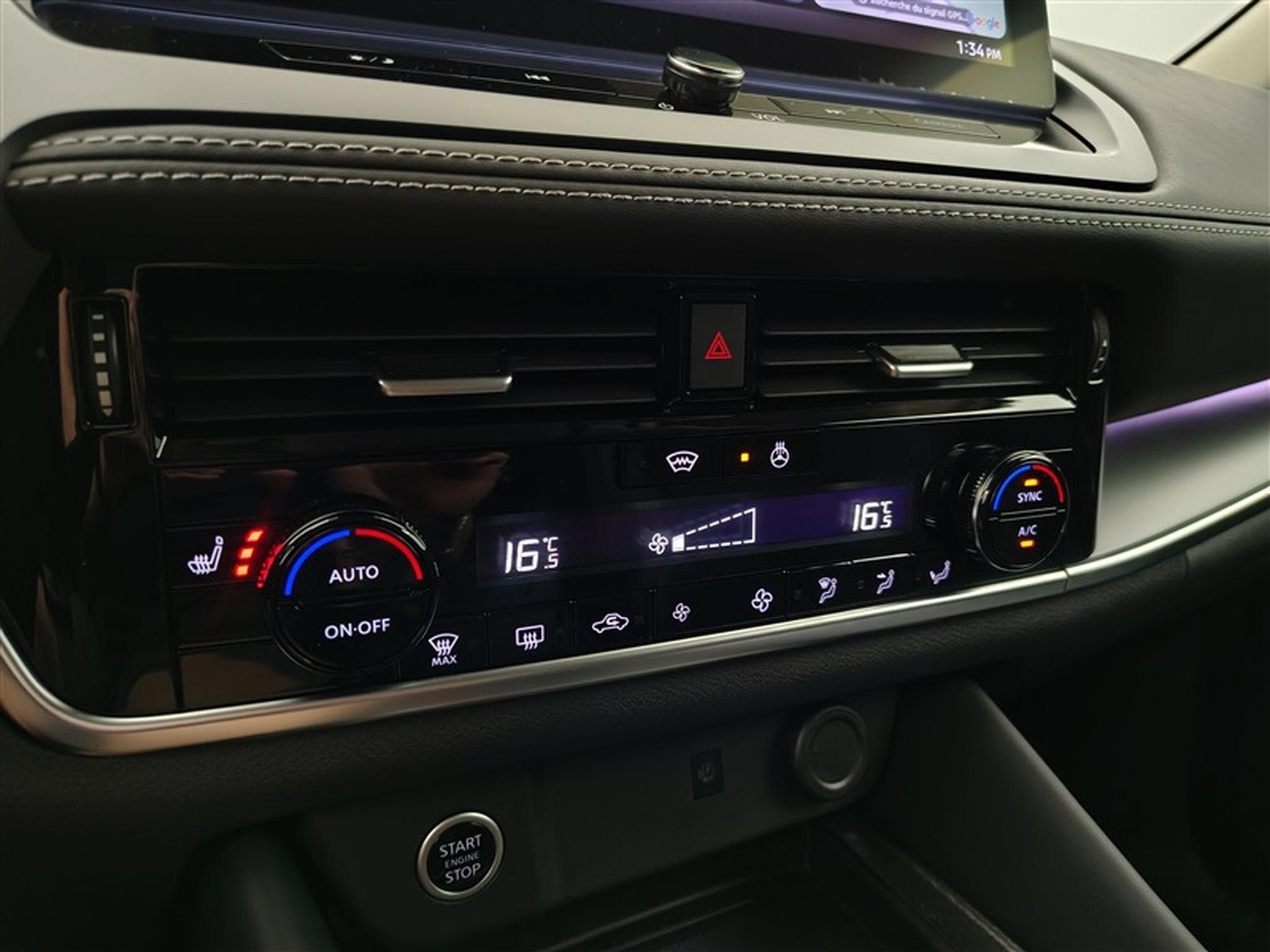 Nissan Qashqai 1.3 DIG-T MHEV X-Tronic N-Connecta CARPLAY / FULL LED / CAM (2025) - Photo 19