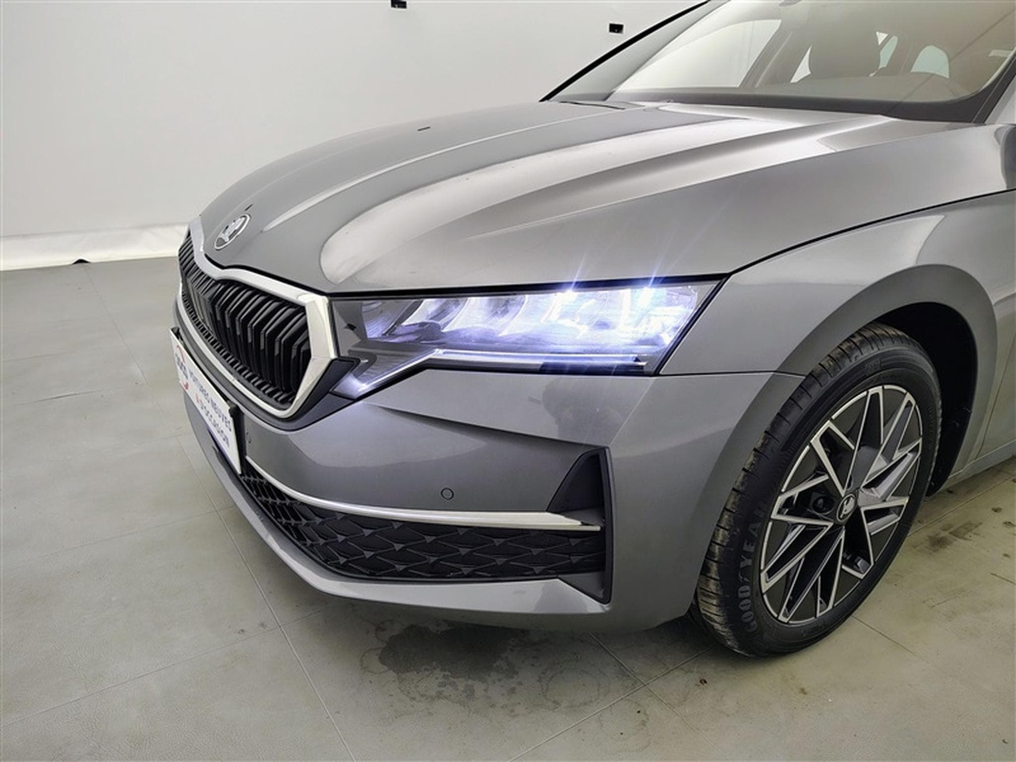 Skoda Octavia 1.5 e-TSi 150cv DSG Selection CARPLAY / FULL LED / CAMERA (2026) - Foto 15
