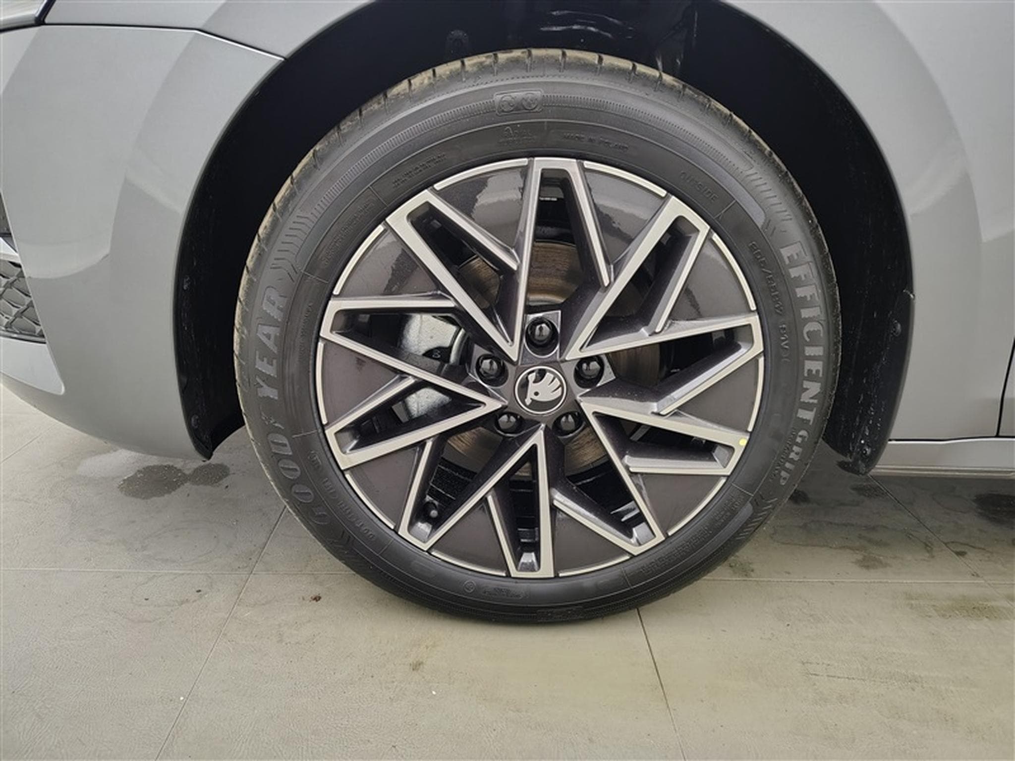 Skoda Octavia 1.5 e-TSi 150cv DSG Selection CARPLAY / FULL LED / CAMERA (2026) - Foto 6