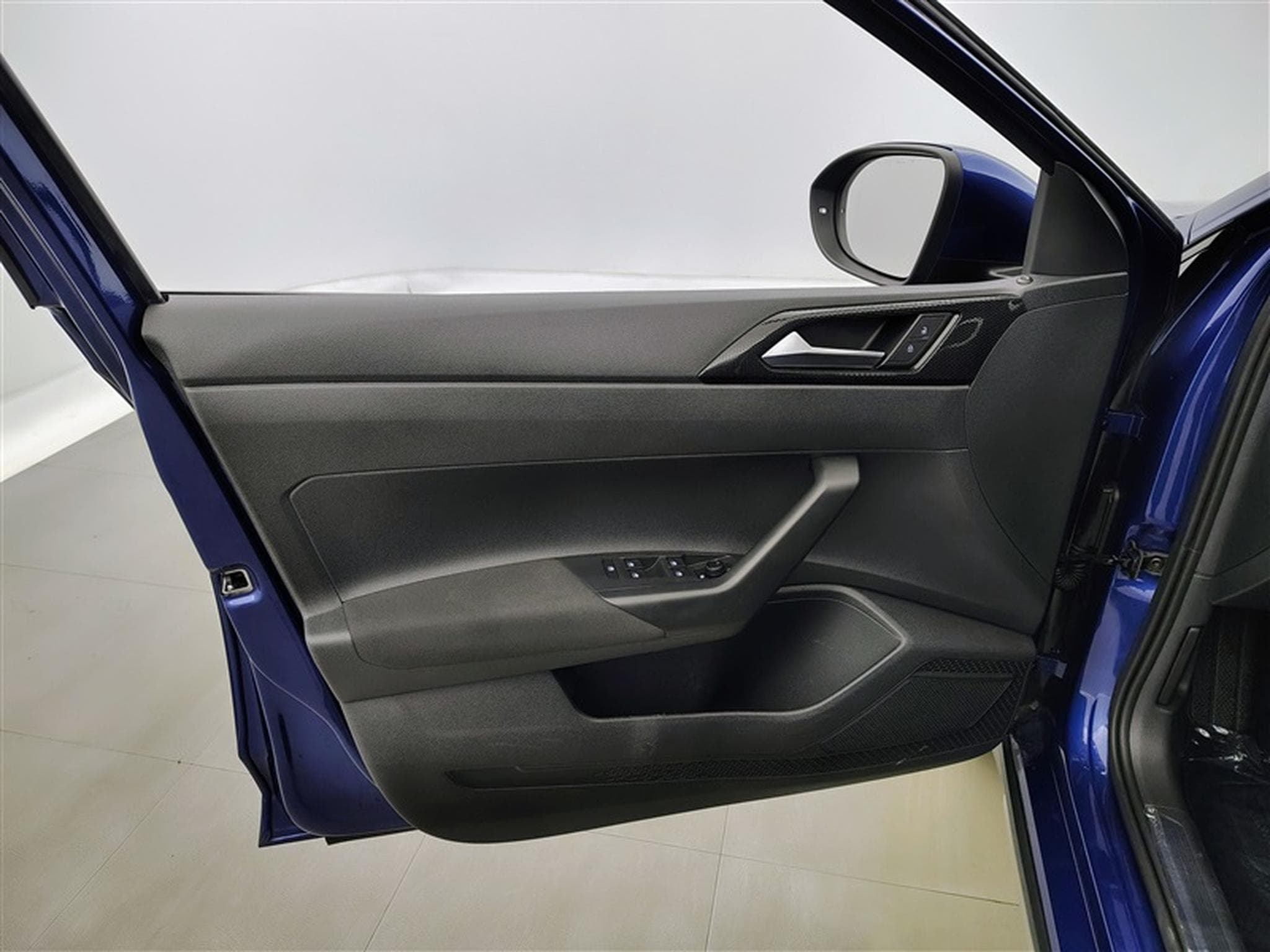 VW Taigo Taigo 1.0 TSI Life Navi / Led / PDC av+ar (2023) - Foto 17