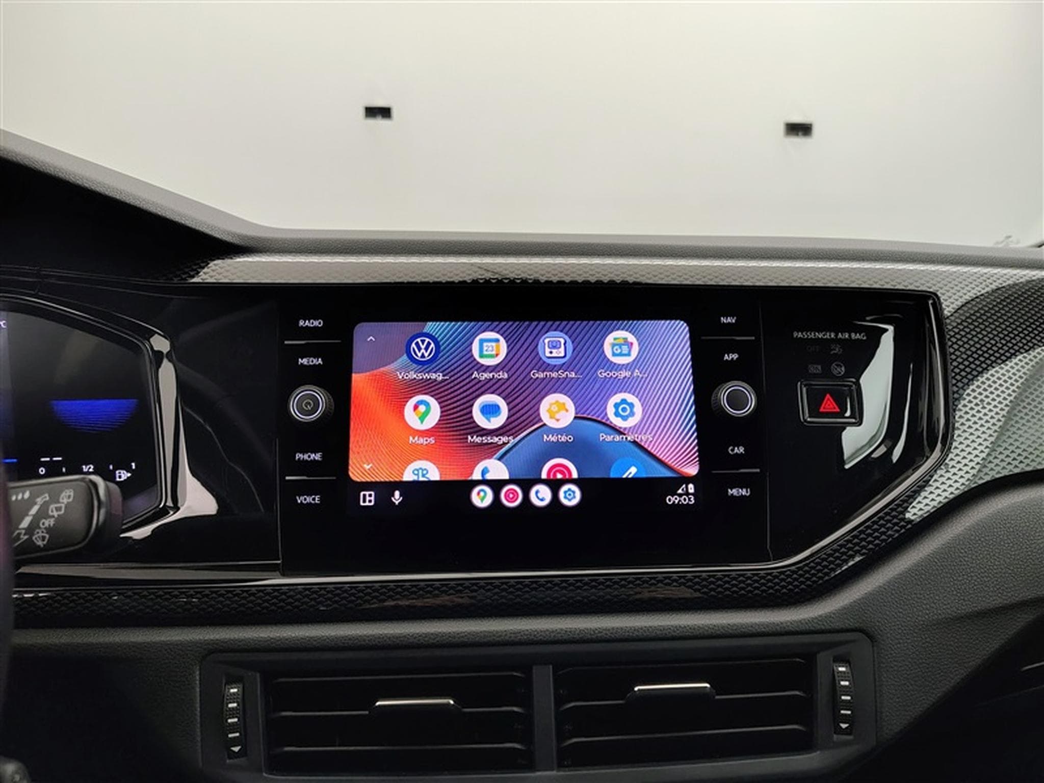 VW Taigo Taigo 1.0 TSI Life Navi / Led / PDC av+ar (2023) - Foto 20