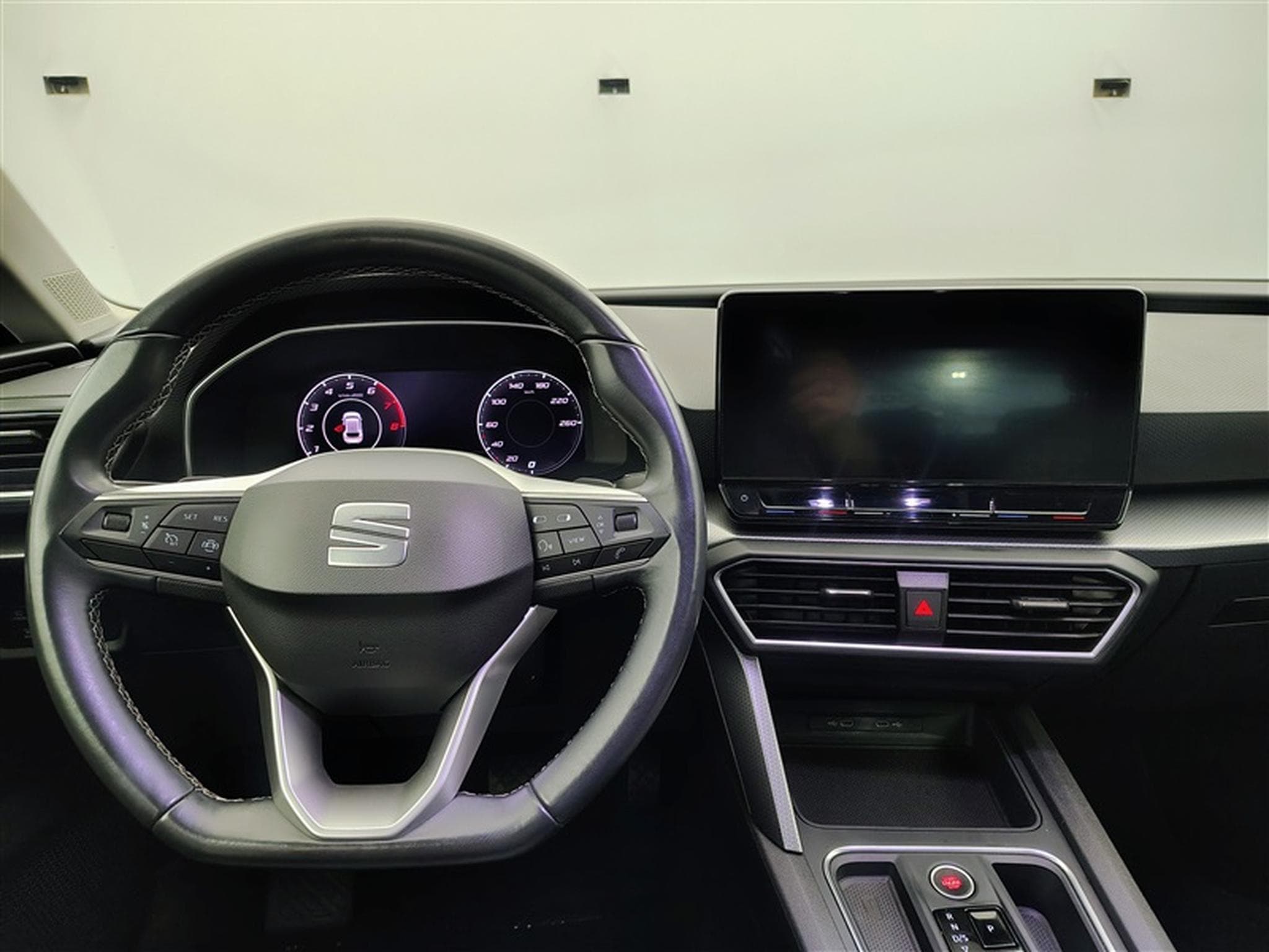 Seat Leon 1.0 eTSI MHEV Move! DSG/NAVI/FULL LED/JA/PDC AV AR (2022) - Foto 9