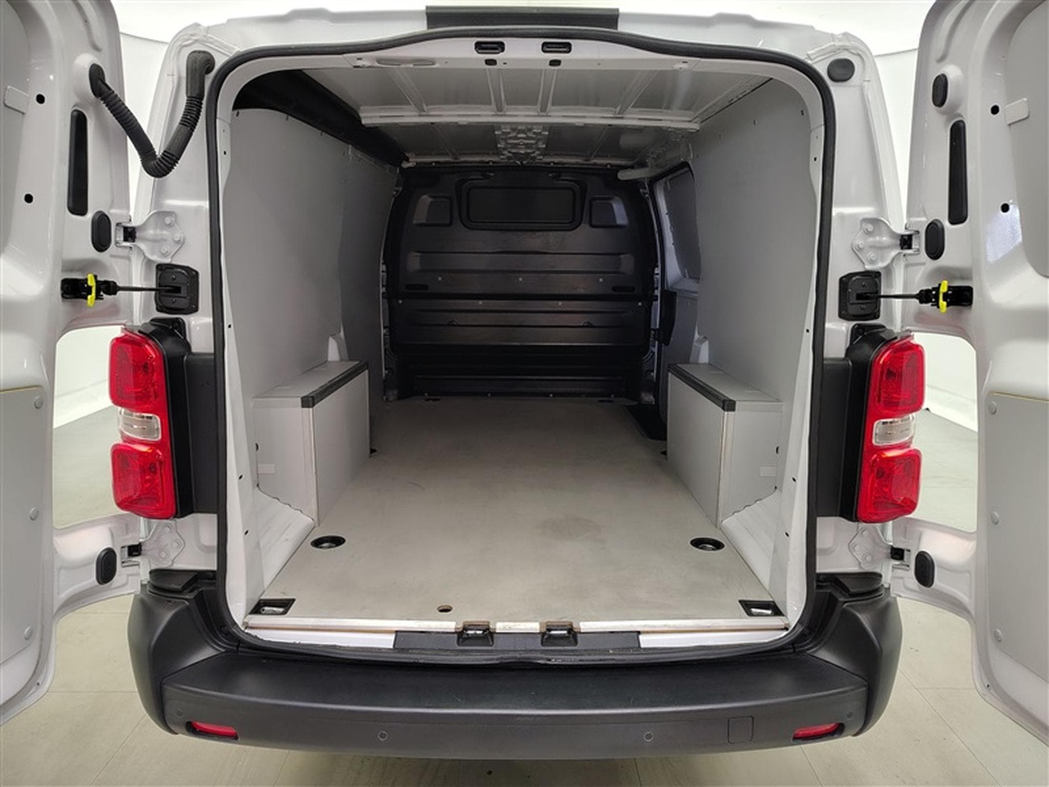 Fiat Scudo 2.0 M-Jet 180Cv AT8 L3 3PL / NAVI / CARPLAY / CAMERA (2024) - Foto 14