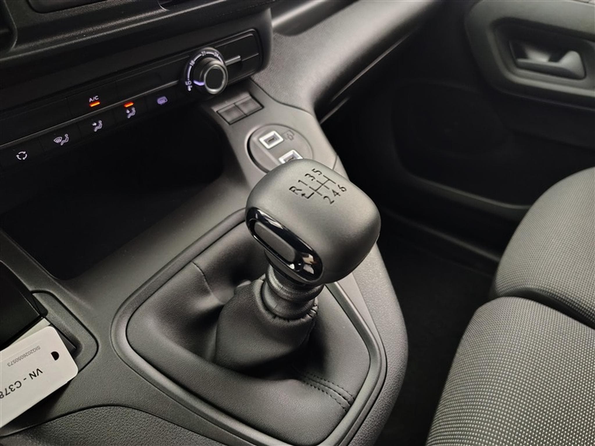 Citroen Berlingo 1.5 BlueHDi 100cv M 3pl. CARPLAY / CAMERA (2026) - Photo 12