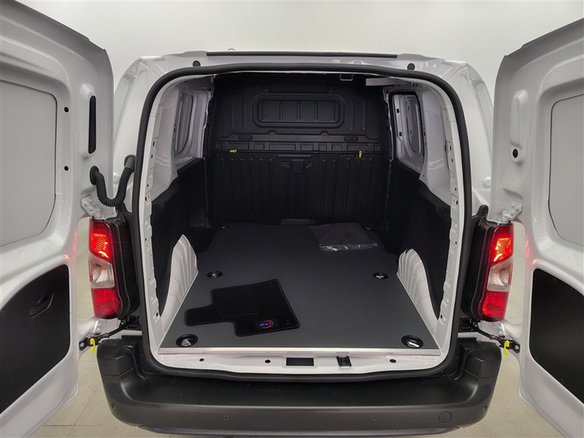 Citroen Berlingo 1.5 BlueHDi 100cv M 3pl. CARPLAY / CAMERA (2026) - Photo 14