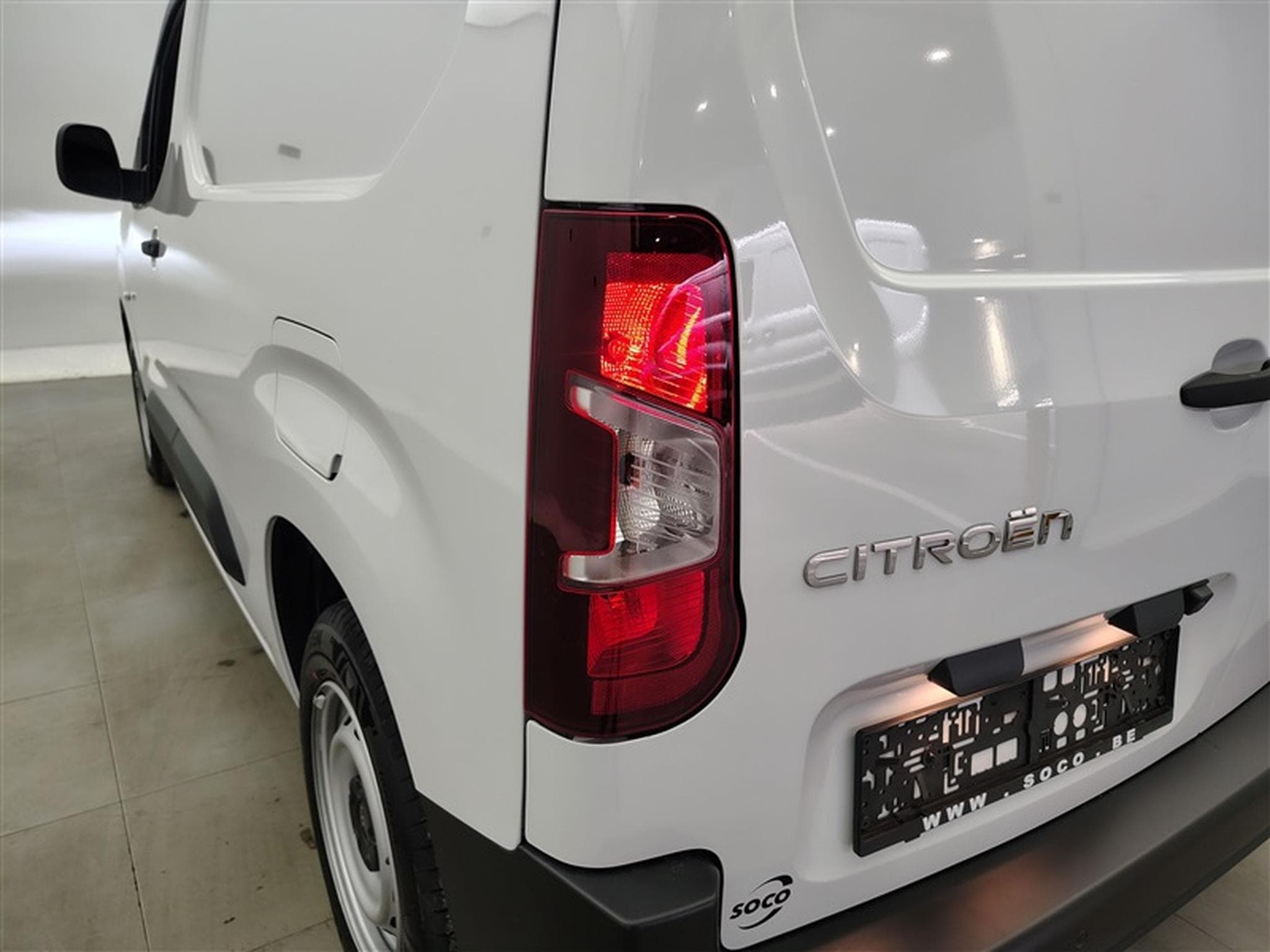 Citroen Berlingo 1.5 BlueHDi 100cv M 3pl. CARPLAY / CAMERA (2026) - Photo 16