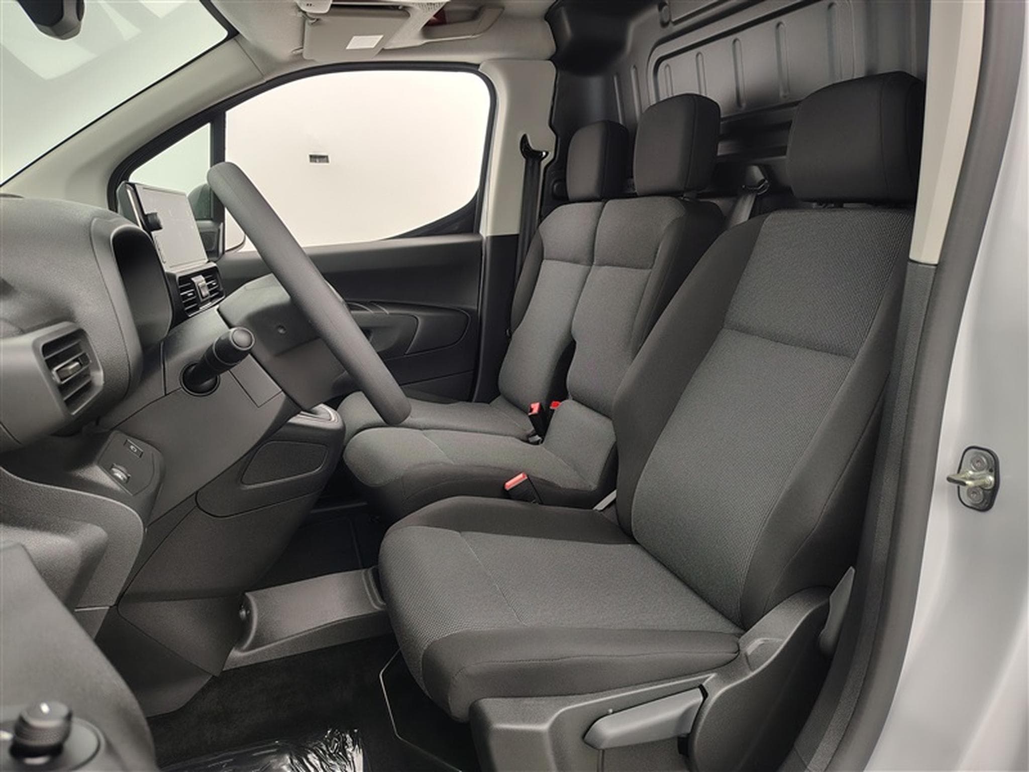 Citroen Berlingo 1.5 BlueHDi 100cv M 3pl. CARPLAY / CAMERA (2026) - Photo 7