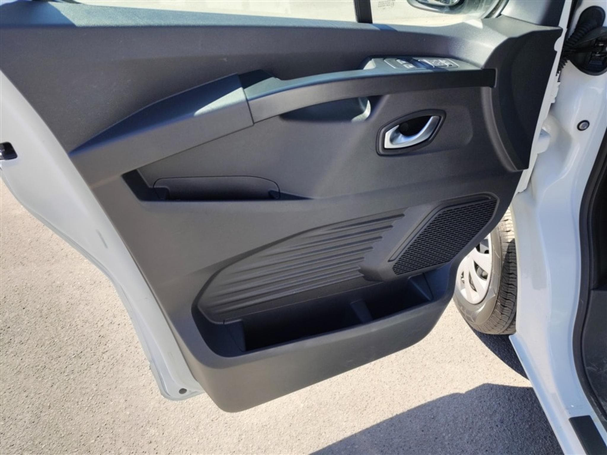 Nissan Primastar 2.0 dCi 30 L2H1 FULL LED / CLIM (2024) - Foto 16