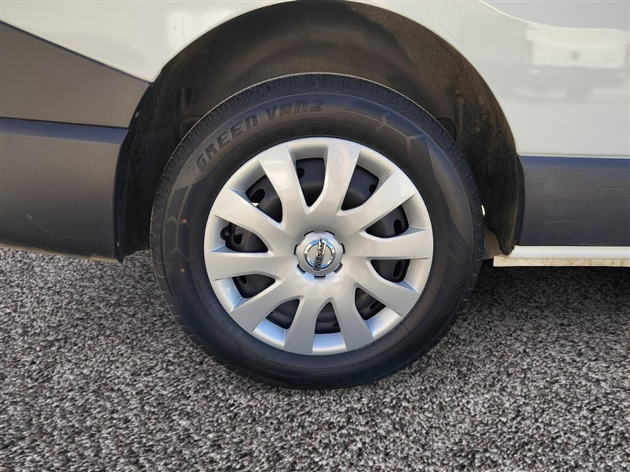 Nissan Primastar 2.0 dCi 30 L2H1 FULL LED / CLIM (2024) - Foto 6
