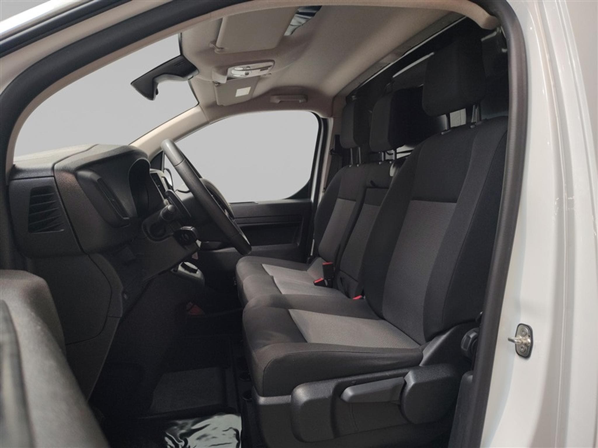 Peugeot Expert 2.0 BlueHDi EAT8 L2 NAVI CLIM / TEL / PDC AV-AR (2023) - Foto 7