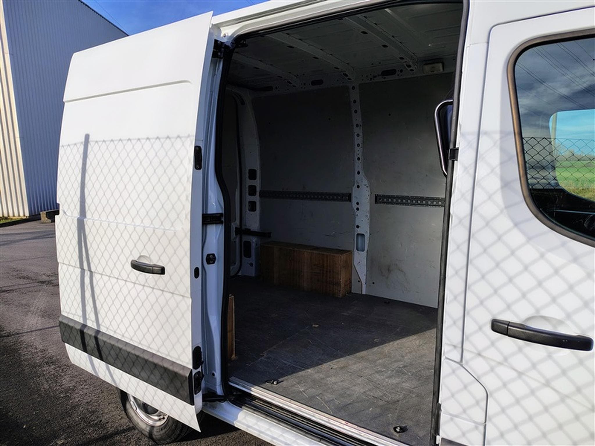 Renault Master 2.3 dCi 136cv L1H2 Confort CLIM / BLUETOOTH (2022) - Foto 13