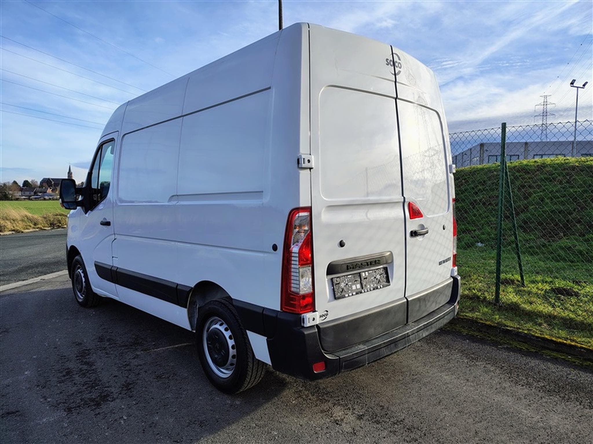Renault Master 2.3 dCi 136cv L1H2 Confort CLIM / BLUETOOTH (2022) - Foto 2
