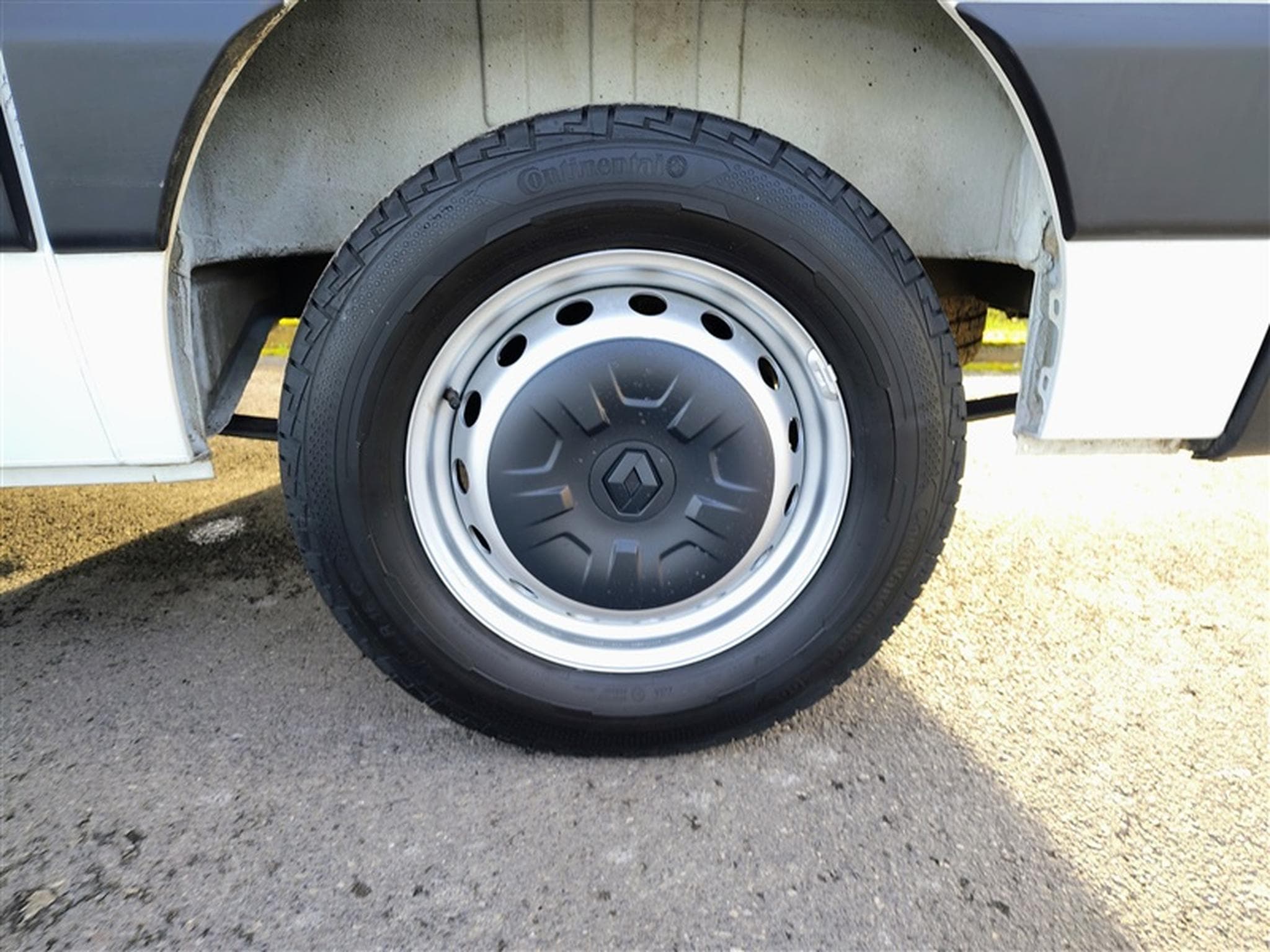 Renault Master 2.3 dCi 136cv L1H2 Confort CLIM / BLUETOOTH (2022) - Foto 6