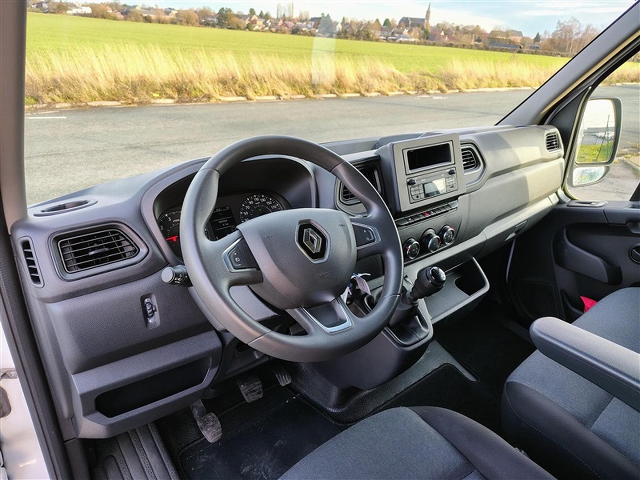 Renault Master 2.3 dCi 136cv L1H2 Confort CLIM / BLUETOOTH (2022) - Foto 8