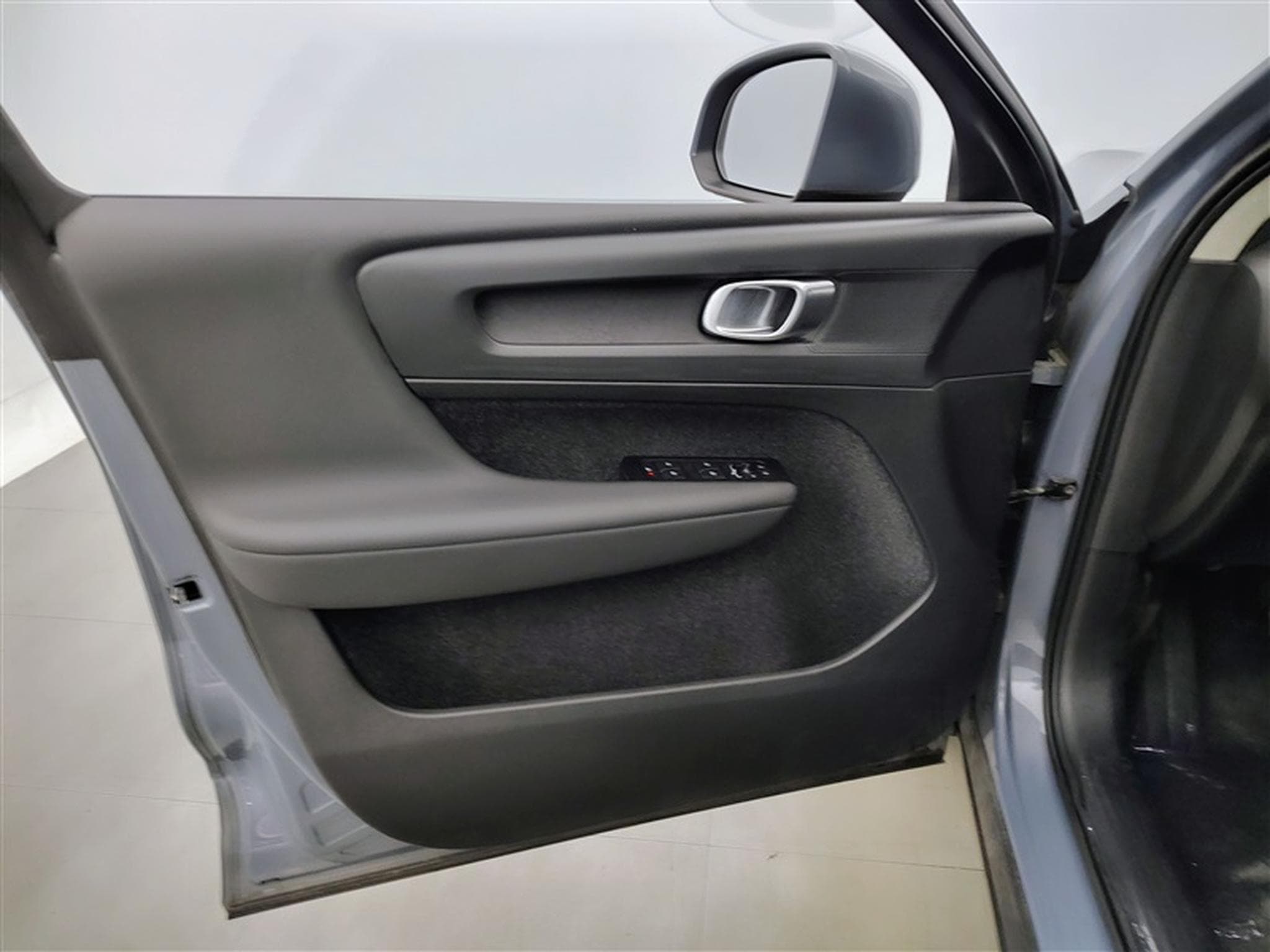 Volvo XC40 1.5 T2 Momentum Navi / Led / PDC av+ar (2021) - Foto 17
