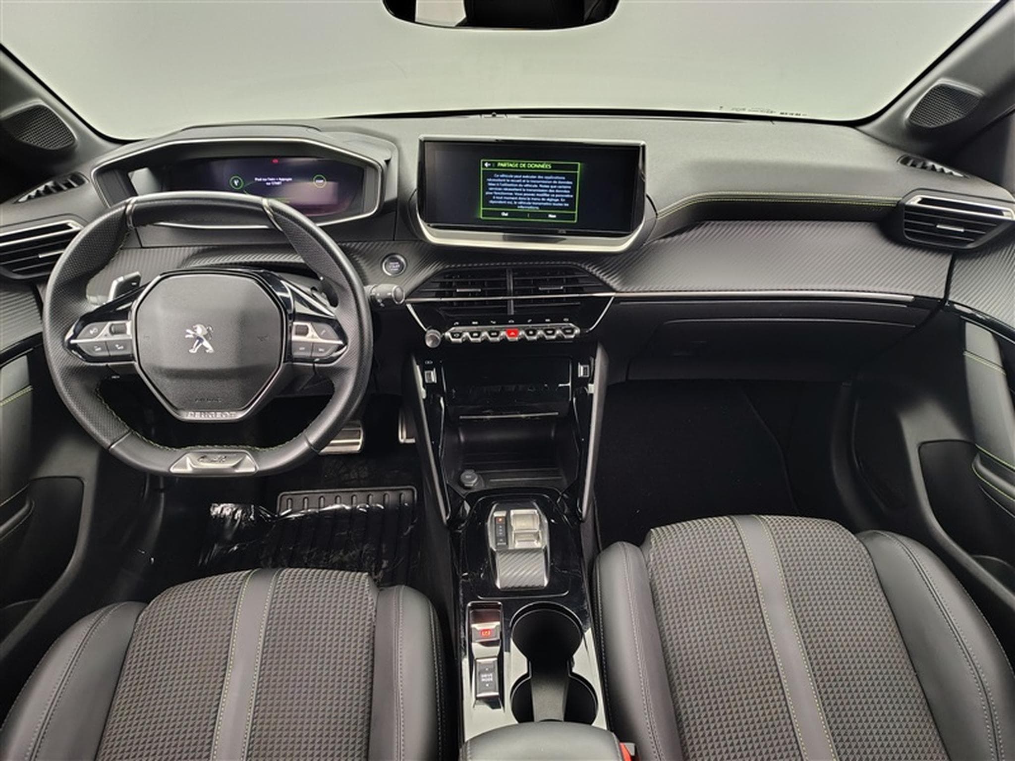 Peugeot 208 1.2 PureTech 130Cv EAT8 GT NAVI / CAMERA / CARPLAY (2023) - Foto 8