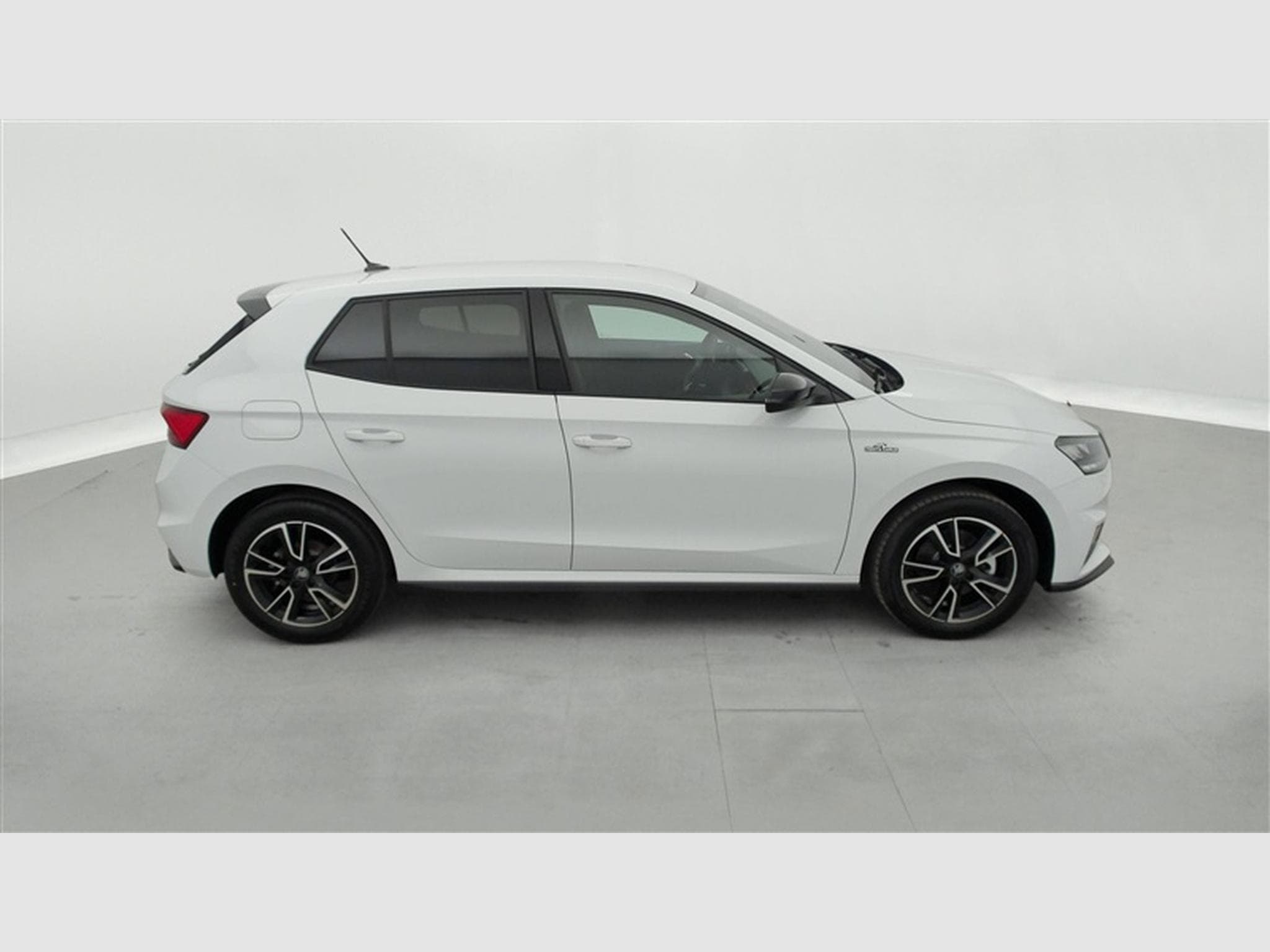 Skoda Fabia 1.0 TSI 115cv DSG MonteCarlo CARPLAY / FULL LED / CAMERA (2026) - Foto 23