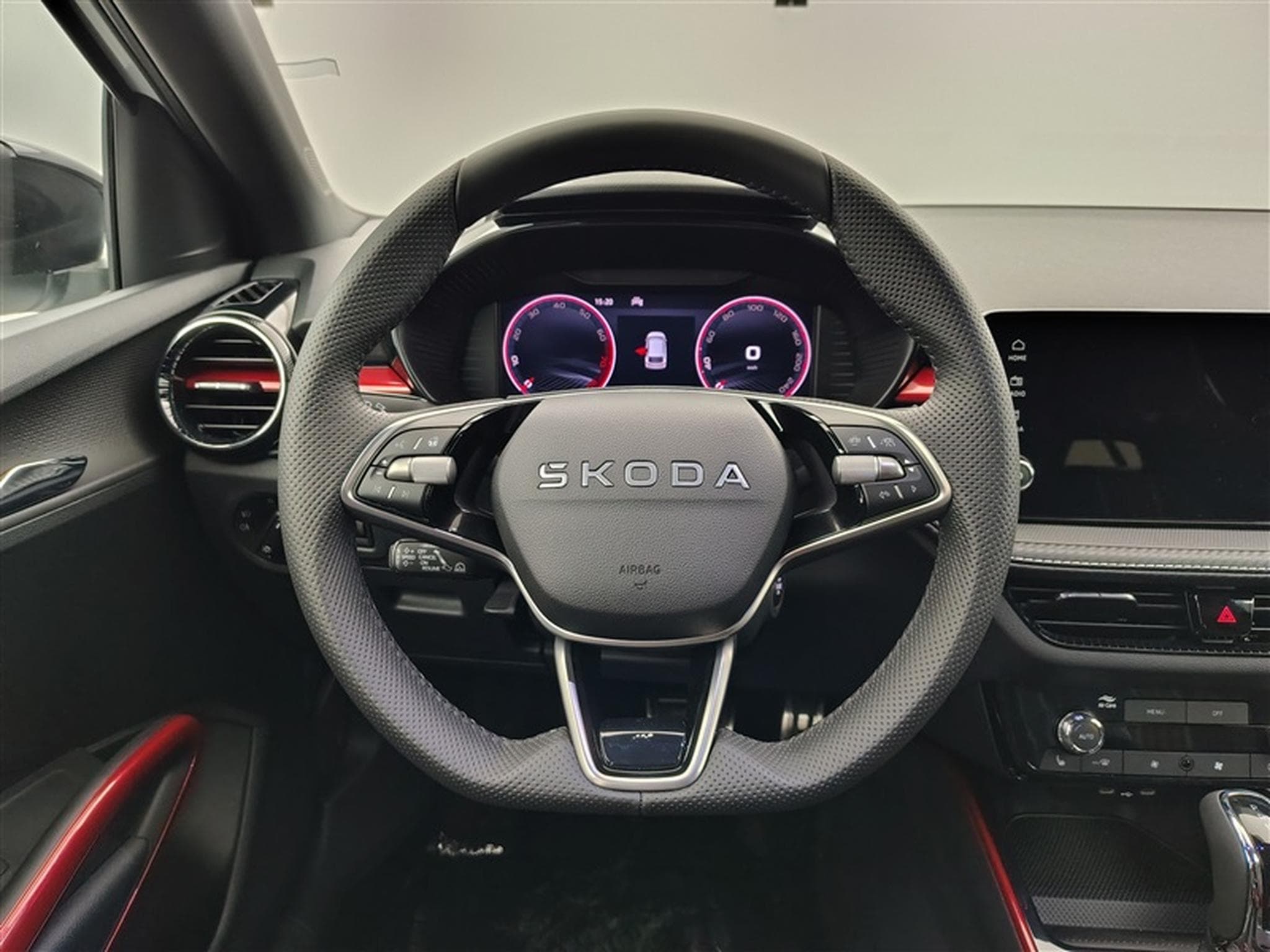 Skoda Fabia 1.0 TSI 115cv DSG MonteCarlo CARPLAY / FULL LED / CAMERA (2026) - Foto 9