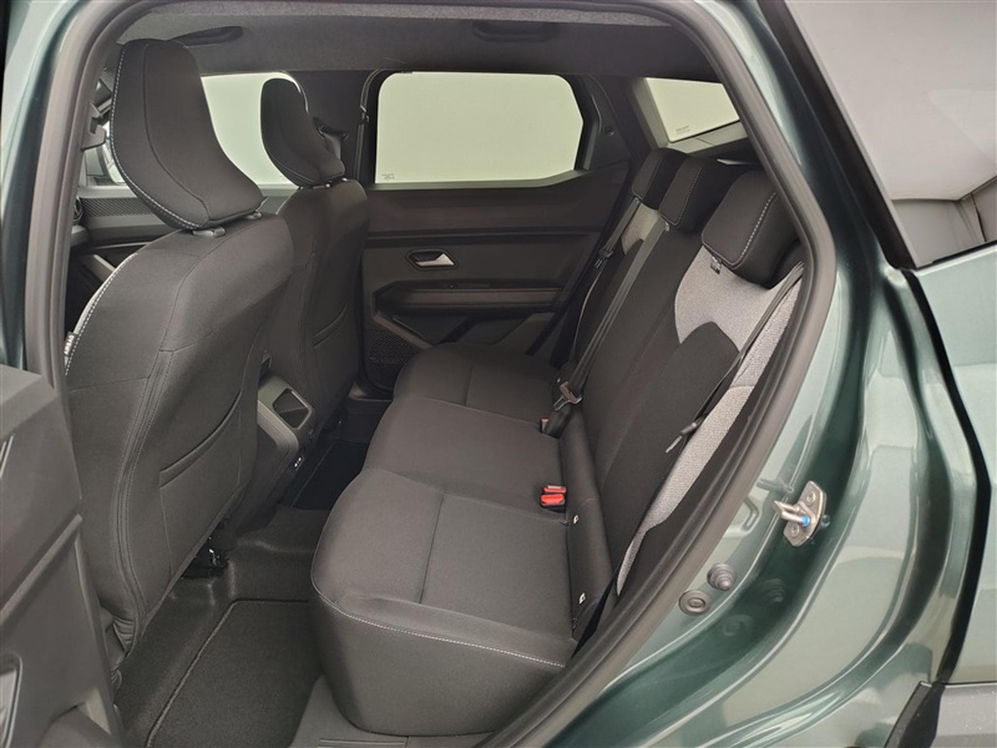Dacia Duster Mild Hybrid 140cv Journey NAVI / CARPLAY / FULL LED / CAMERA (2026) - Foto 13