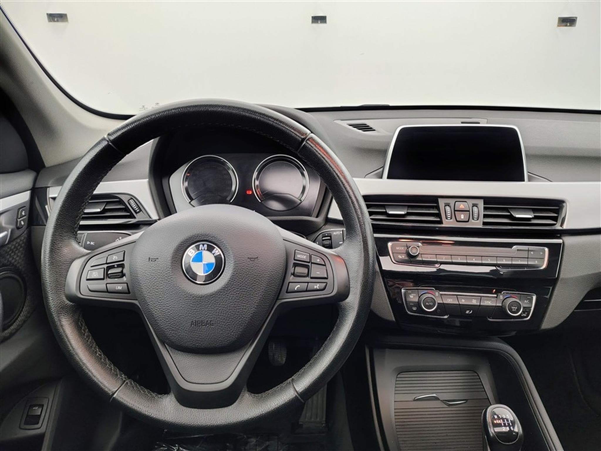BMW X1 1.5 d sDrive16 AdBlue (EU6d-TEMP) (2018) - Foto 9