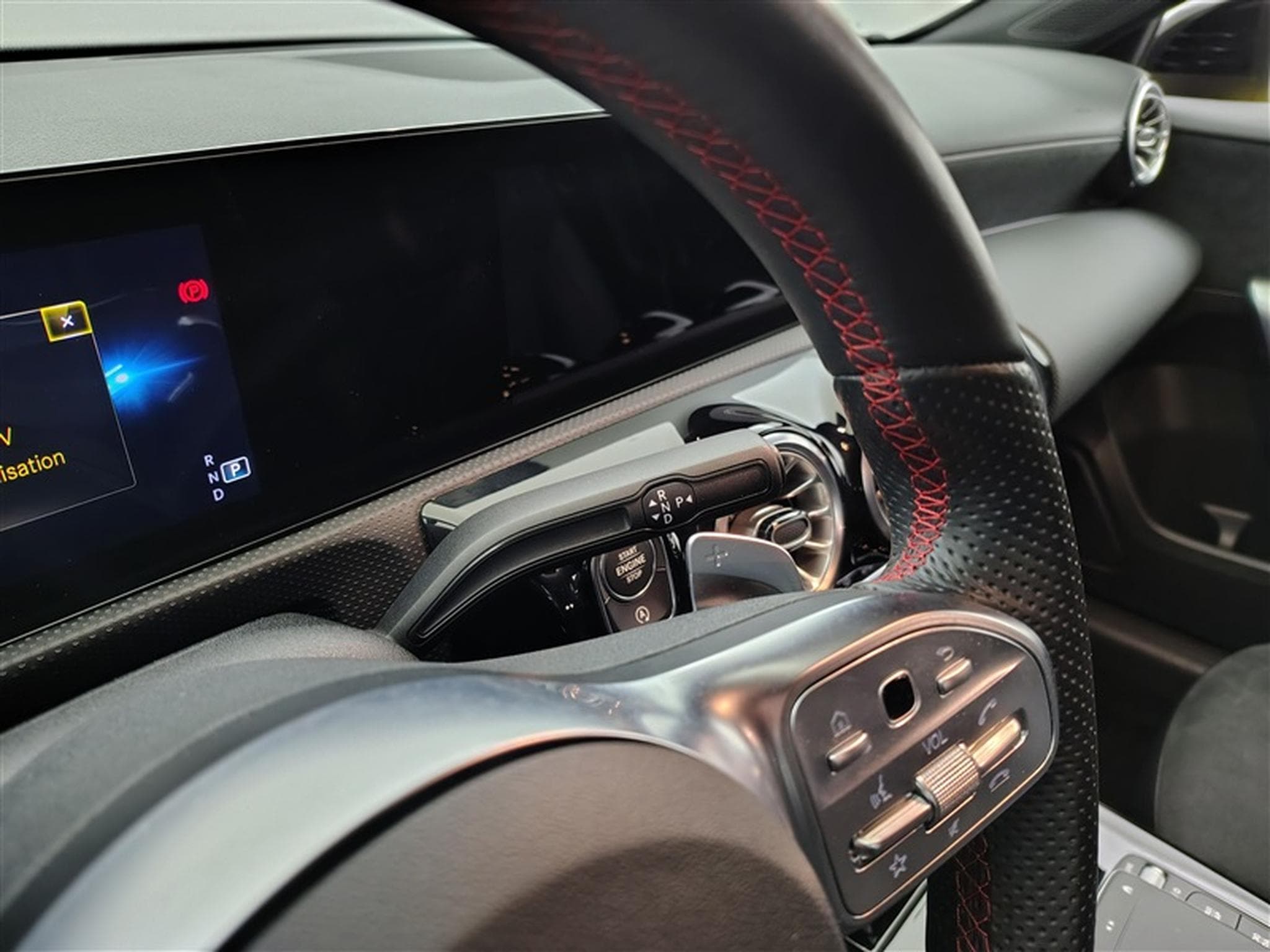 Mercedes A 200 A 200 DCT PACK AMG NAVI / FULL LED / CAMERA (2022) - Foto 12