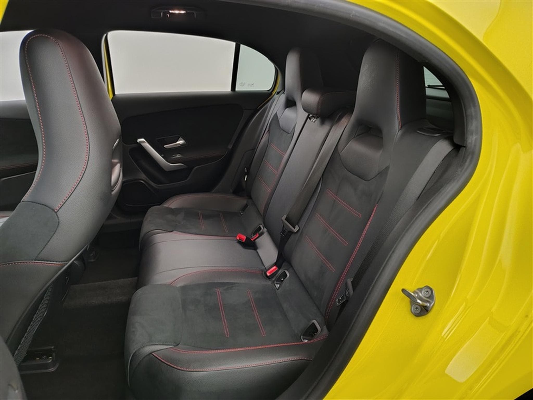 Mercedes A 200 A 200 DCT PACK AMG NAVI / FULL LED / CAMERA (2022) - Foto 13