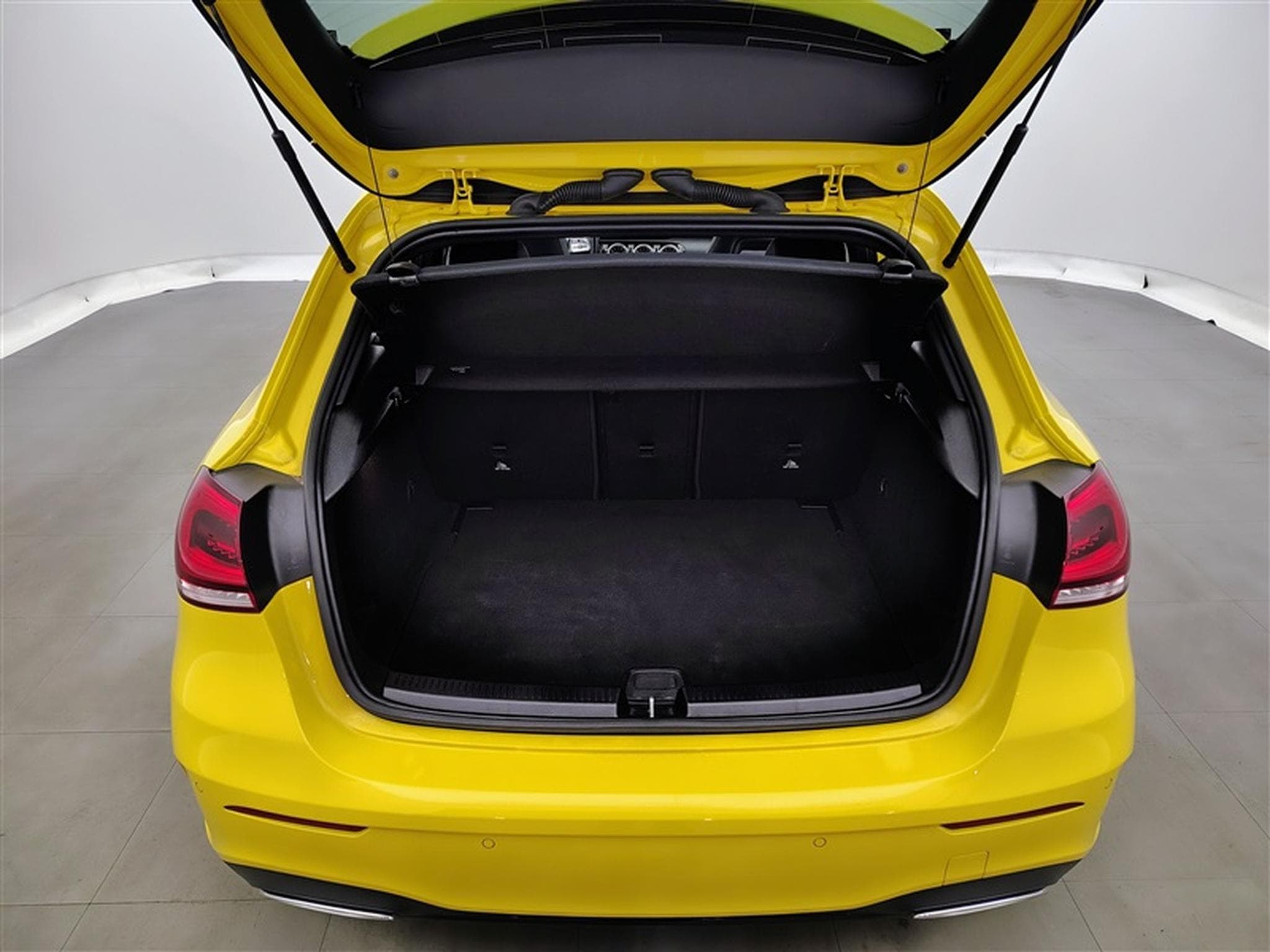 Mercedes A 200 A 200 DCT PACK AMG NAVI / FULL LED / CAMERA (2022) - Foto 14