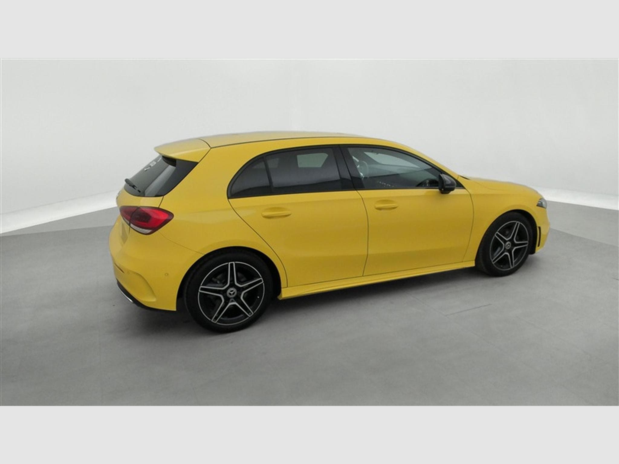 Mercedes A 200 A 200 DCT PACK AMG NAVI / FULL LED / CAMERA (2022) - Foto 24