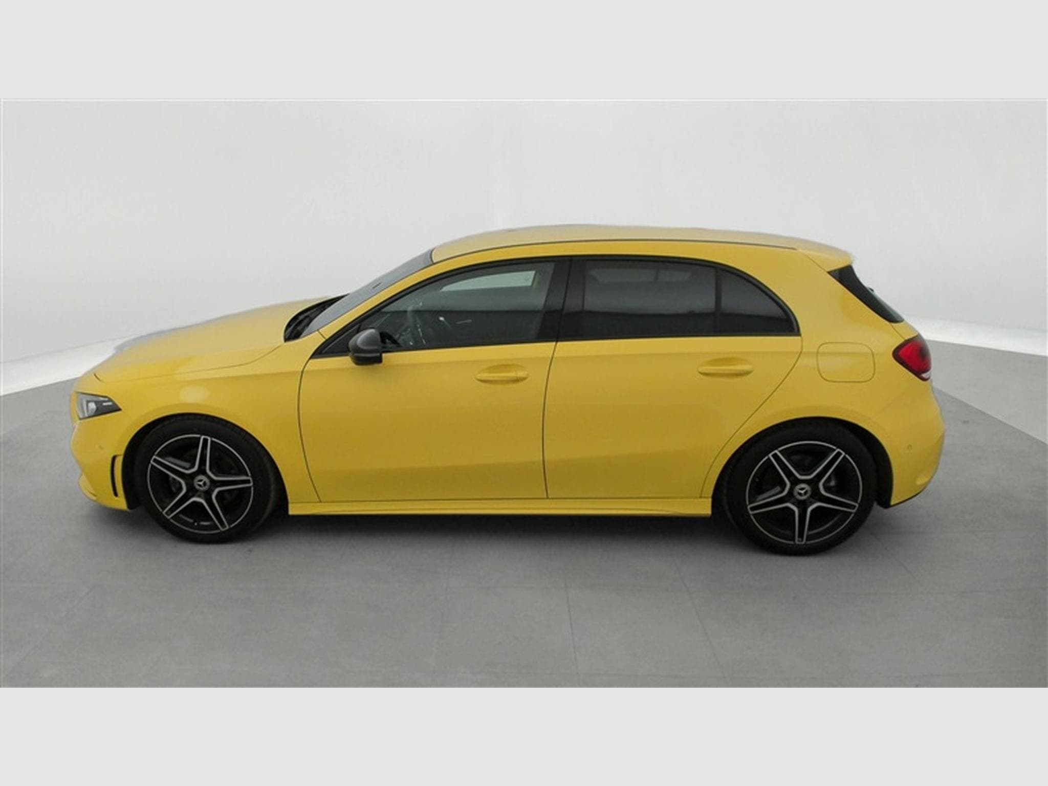Mercedes A 200 A 200 DCT PACK AMG NAVI / FULL LED / CAMERA (2022) - Foto 3