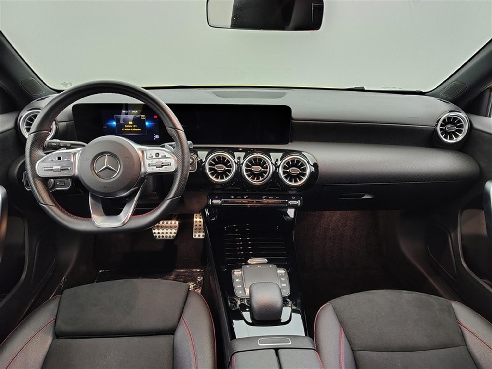 Mercedes A 200 A 200 DCT PACK AMG NAVI / FULL LED / CAMERA (2022) - Foto 8