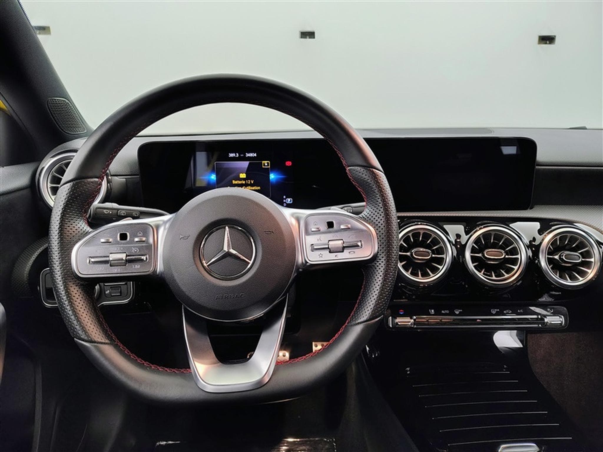 Mercedes A 200 A 200 DCT PACK AMG NAVI / FULL LED / CAMERA (2022) - Foto 9