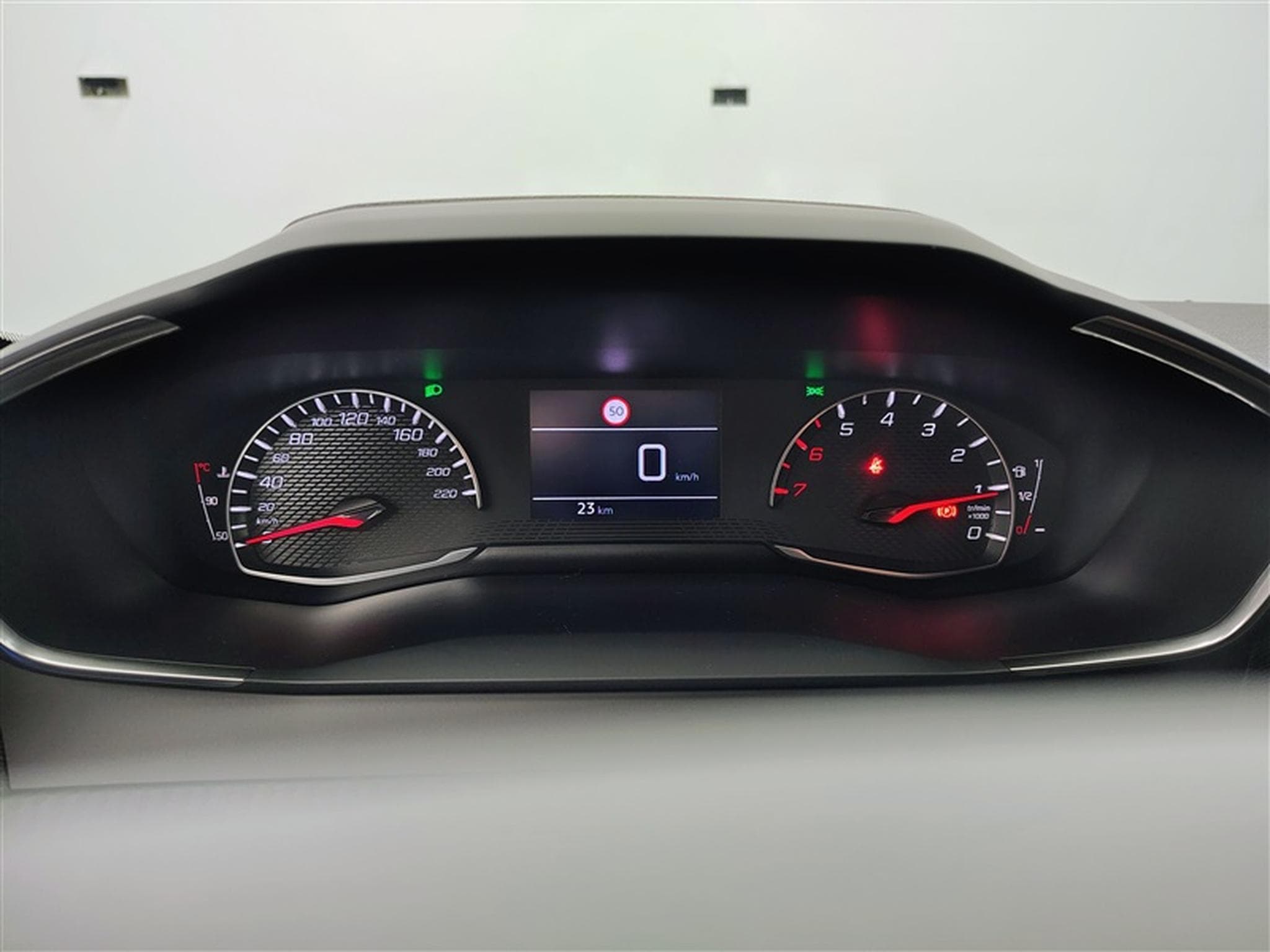 Peugeot 2008 1.2 PureTech 100Cv Style CARPLAY / FULL LED / PDC (2025) - Foto 10