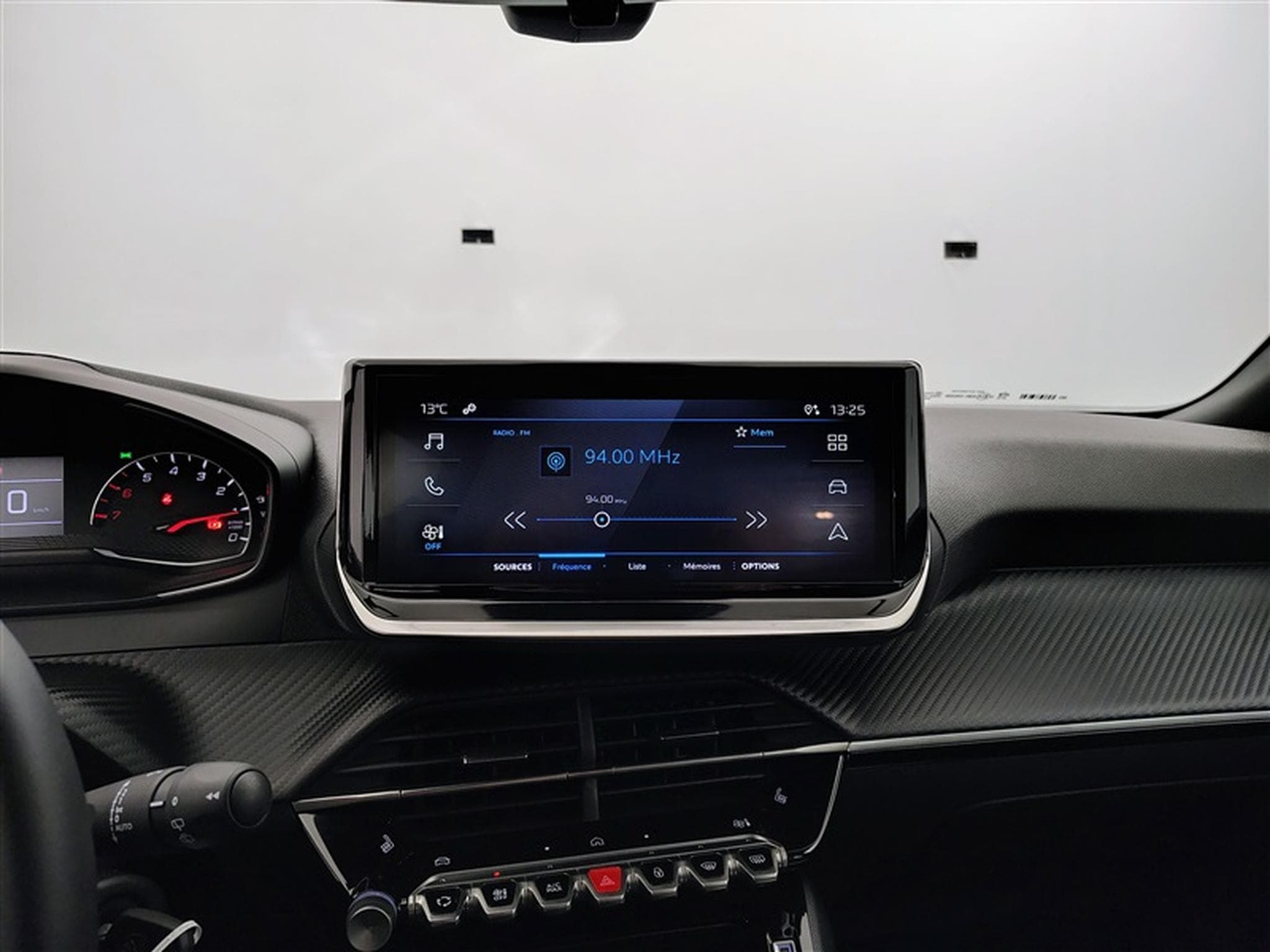 Peugeot 2008 1.2 PureTech 100Cv Style CARPLAY / FULL LED / PDC (2025) - Foto 11