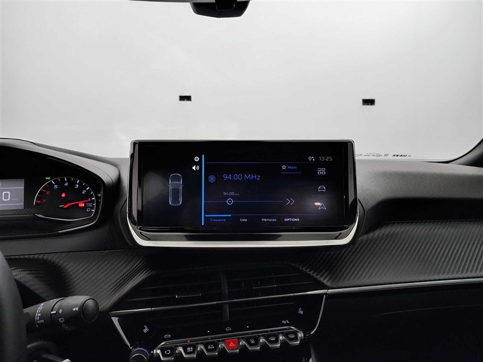 Peugeot 2008 1.2 PureTech 100Cv Style CARPLAY / FULL LED / PDC (2025) - Foto 18